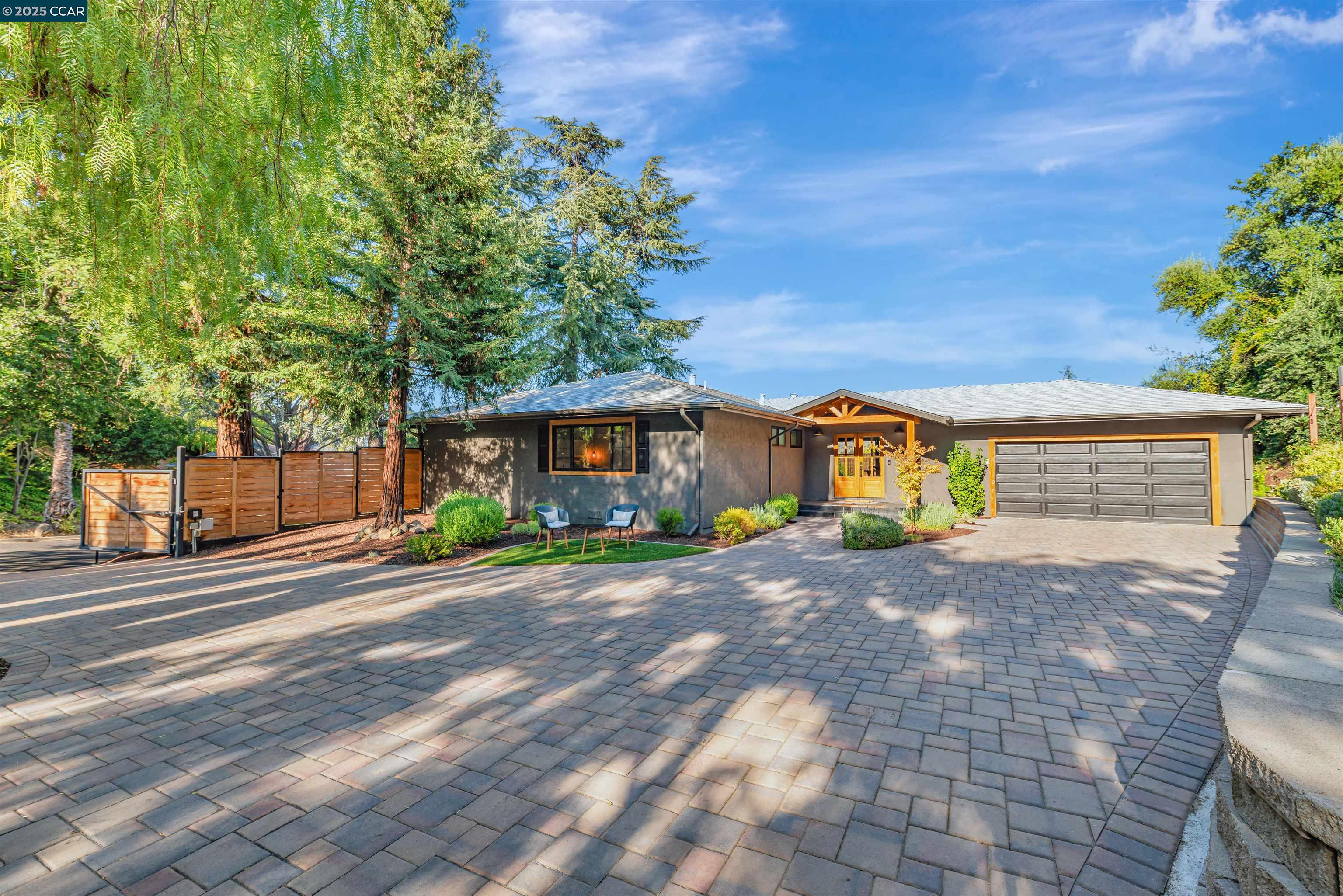 Detail Gallery Image 3 of 42 For 3674 Northridge Dr, Concord,  CA 94518 - 4 Beds | 2 Baths