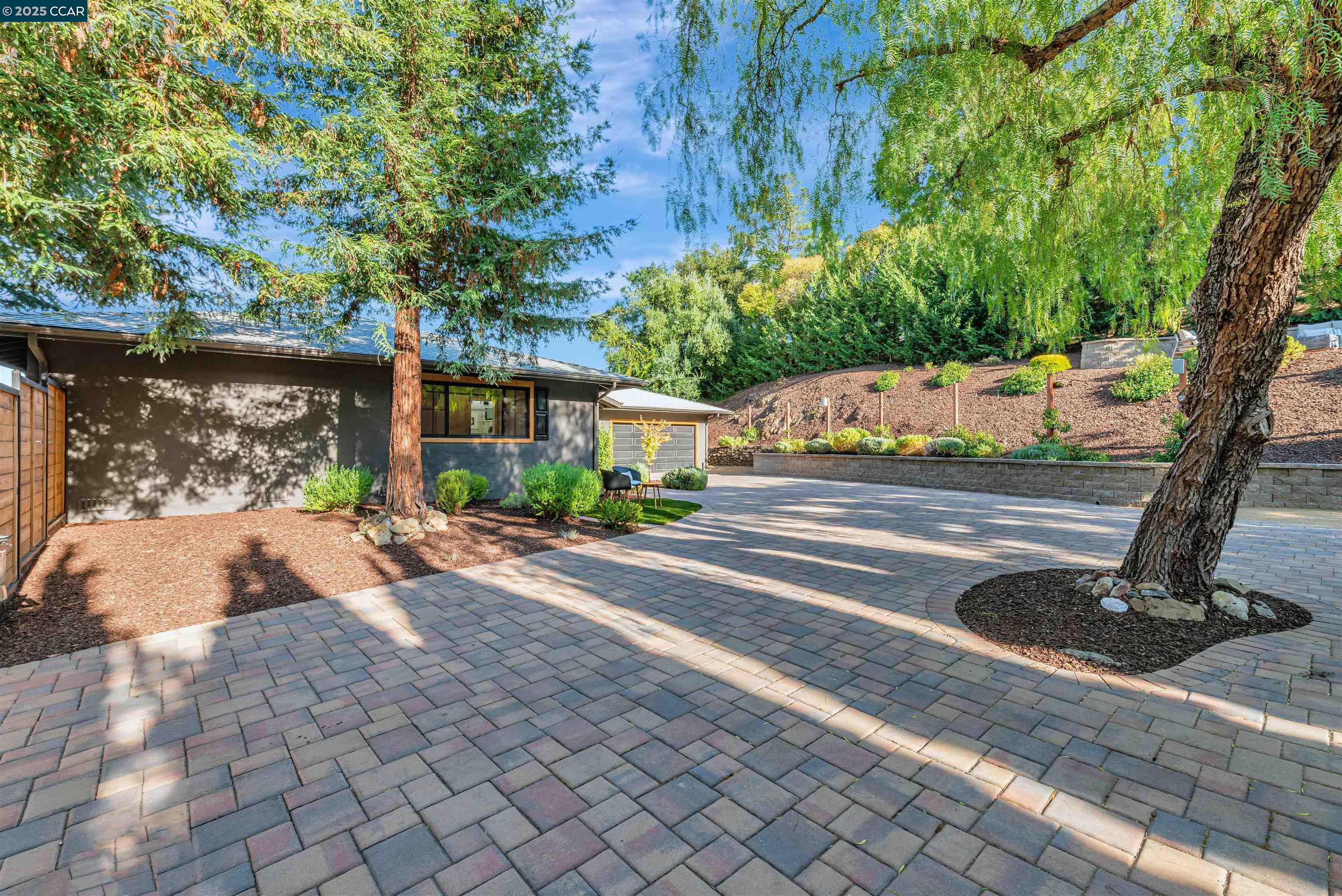 Detail Gallery Image 4 of 42 For 3674 Northridge Dr, Concord,  CA 94518 - 4 Beds | 2 Baths