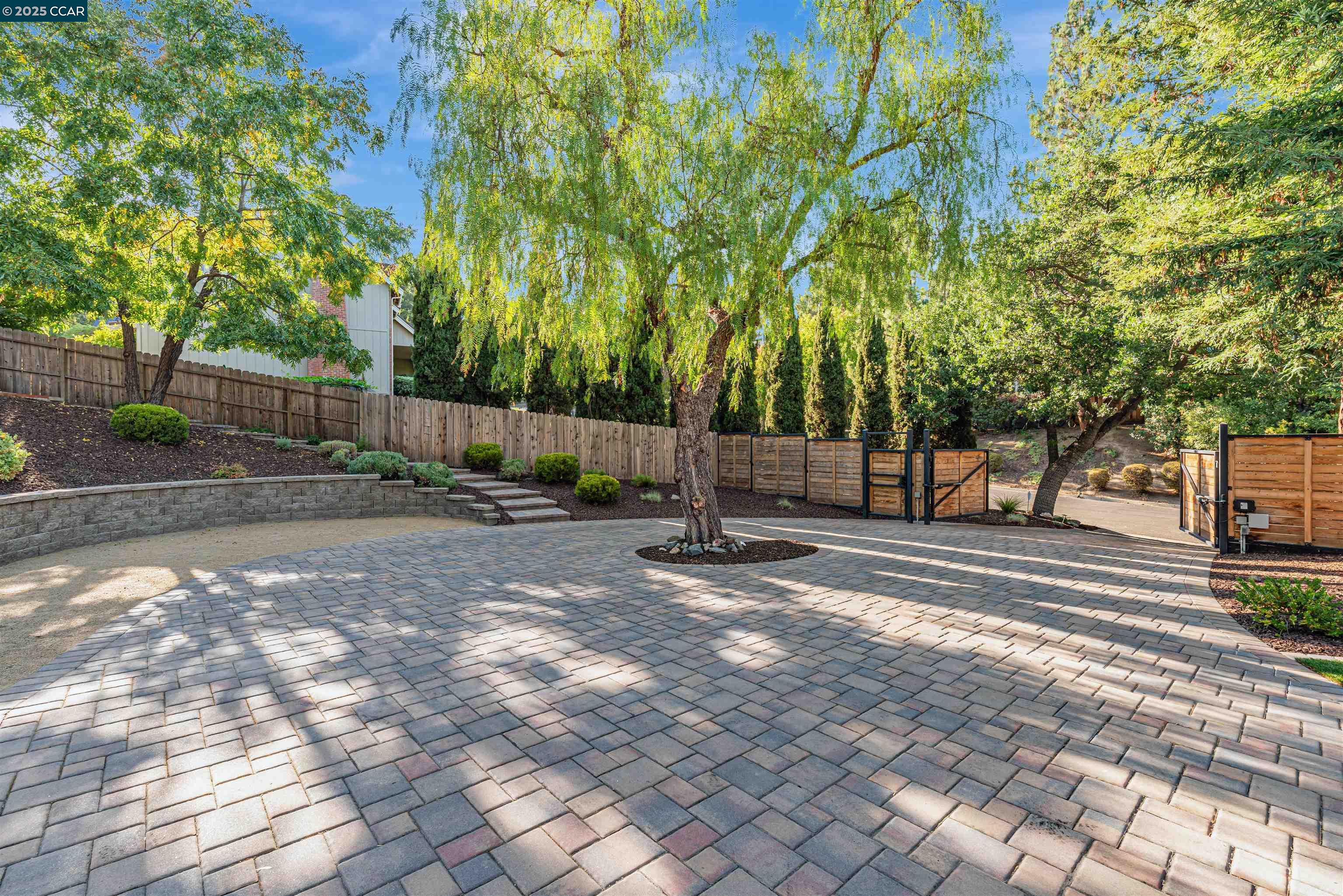 Detail Gallery Image 6 of 42 For 3674 Northridge Dr, Concord,  CA 94518 - 4 Beds | 2 Baths