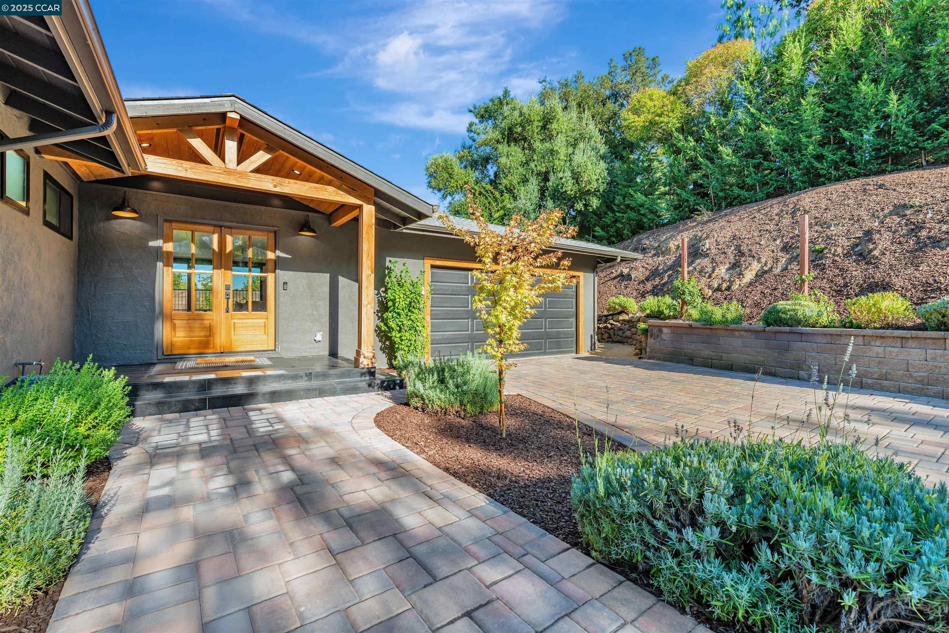 Detail Gallery Image 7 of 42 For 3674 Northridge Dr, Concord,  CA 94518 - 4 Beds | 2 Baths