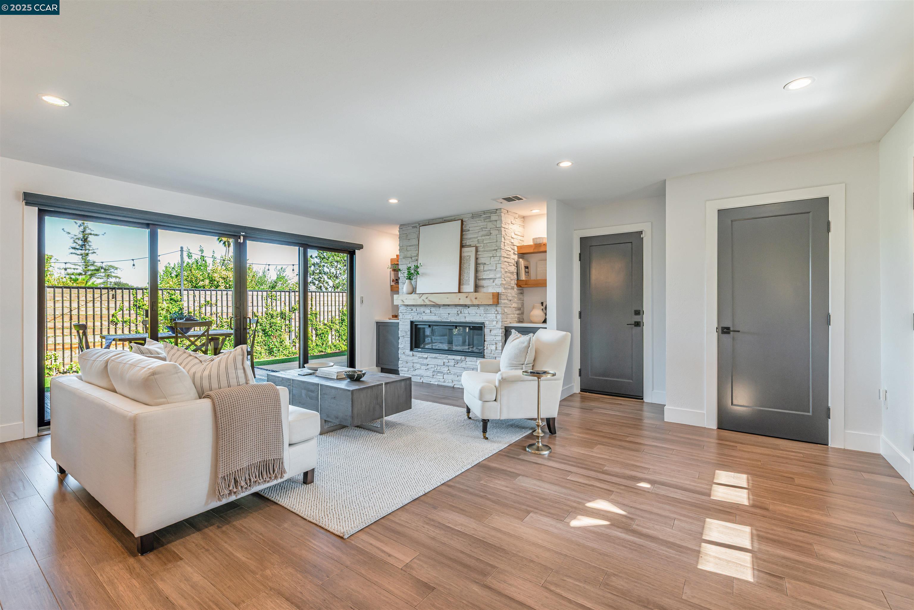 Detail Gallery Image 9 of 42 For 3674 Northridge Dr, Concord,  CA 94518 - 4 Beds | 2 Baths