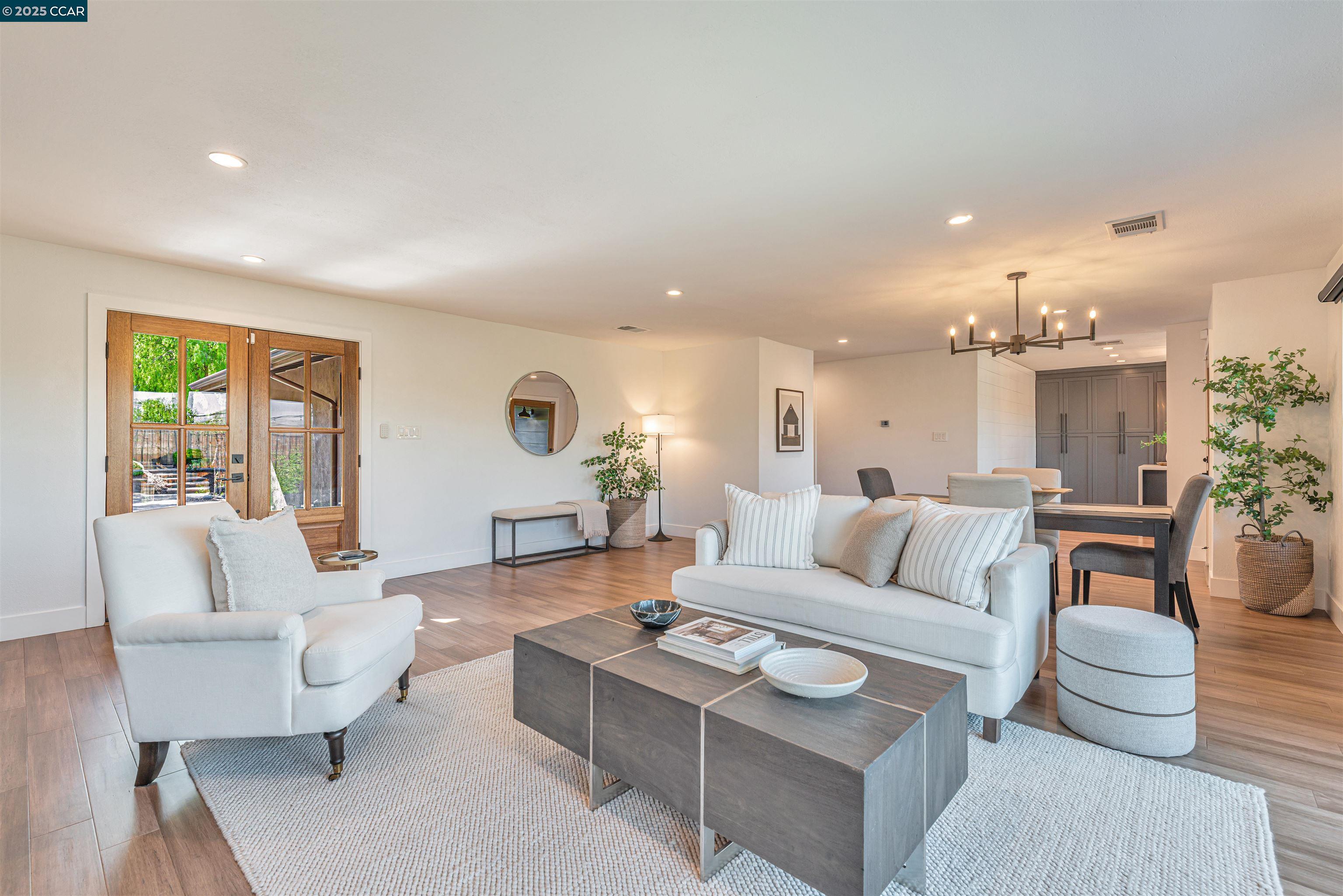 Detail Gallery Image 10 of 42 For 3674 Northridge Dr, Concord,  CA 94518 - 4 Beds | 2 Baths