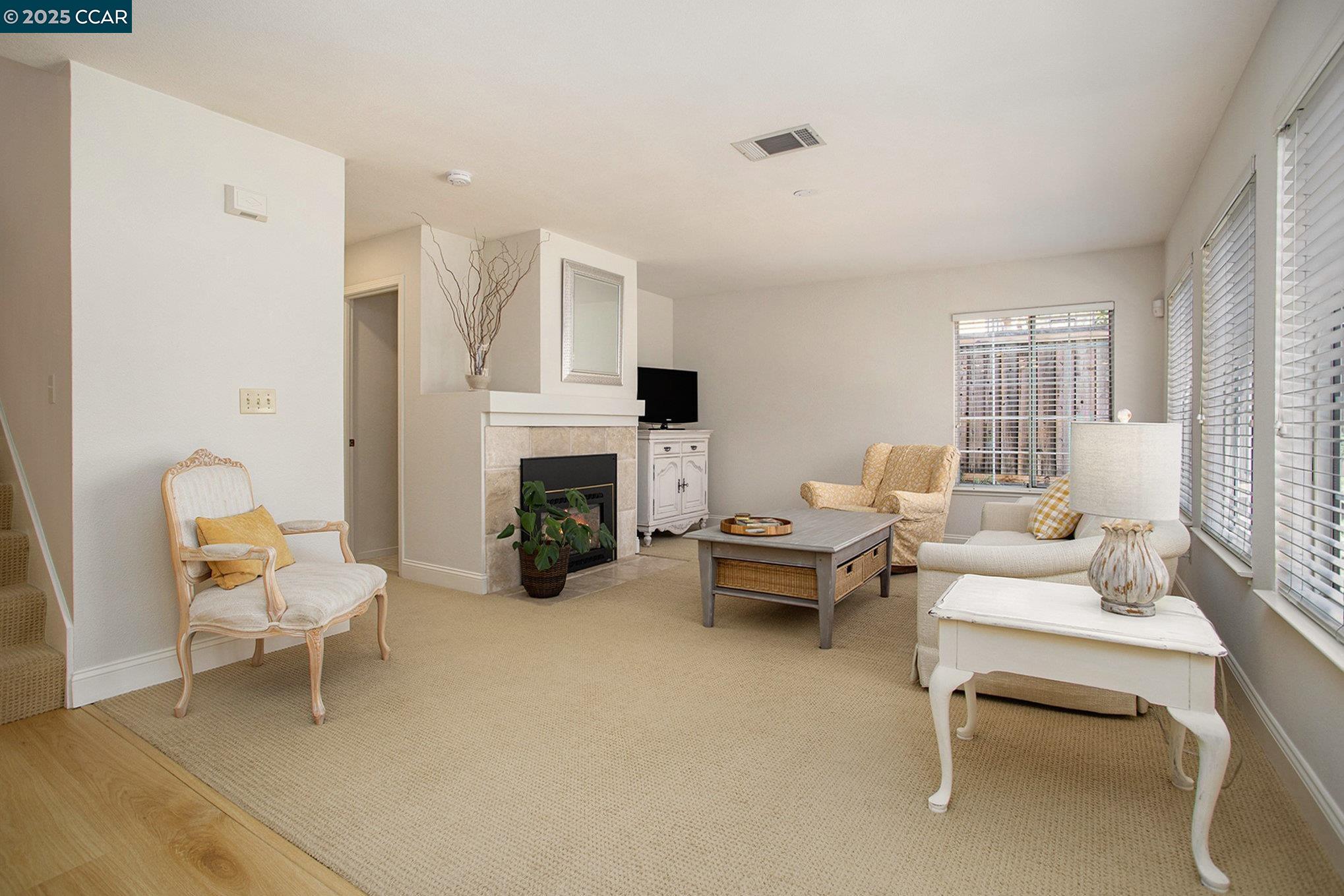 Detail Gallery Image 11 of 27 For 321 Liveoak Ct, Martinez,  CA 94553 - 3 Beds | 2/1 Baths