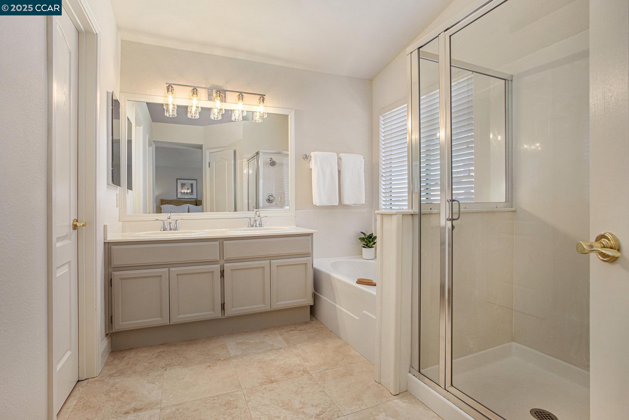 Detail Gallery Image 18 of 27 For 321 Liveoak Ct, Martinez,  CA 94553 - 3 Beds | 2/1 Baths