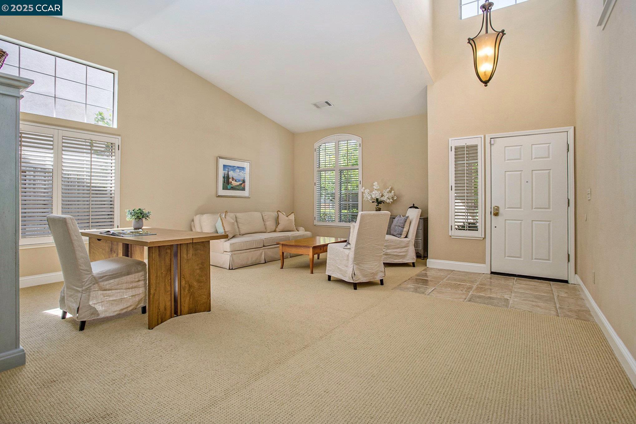 Detail Gallery Image 3 of 27 For 321 Liveoak Ct, Martinez,  CA 94553 - 3 Beds | 2/1 Baths
