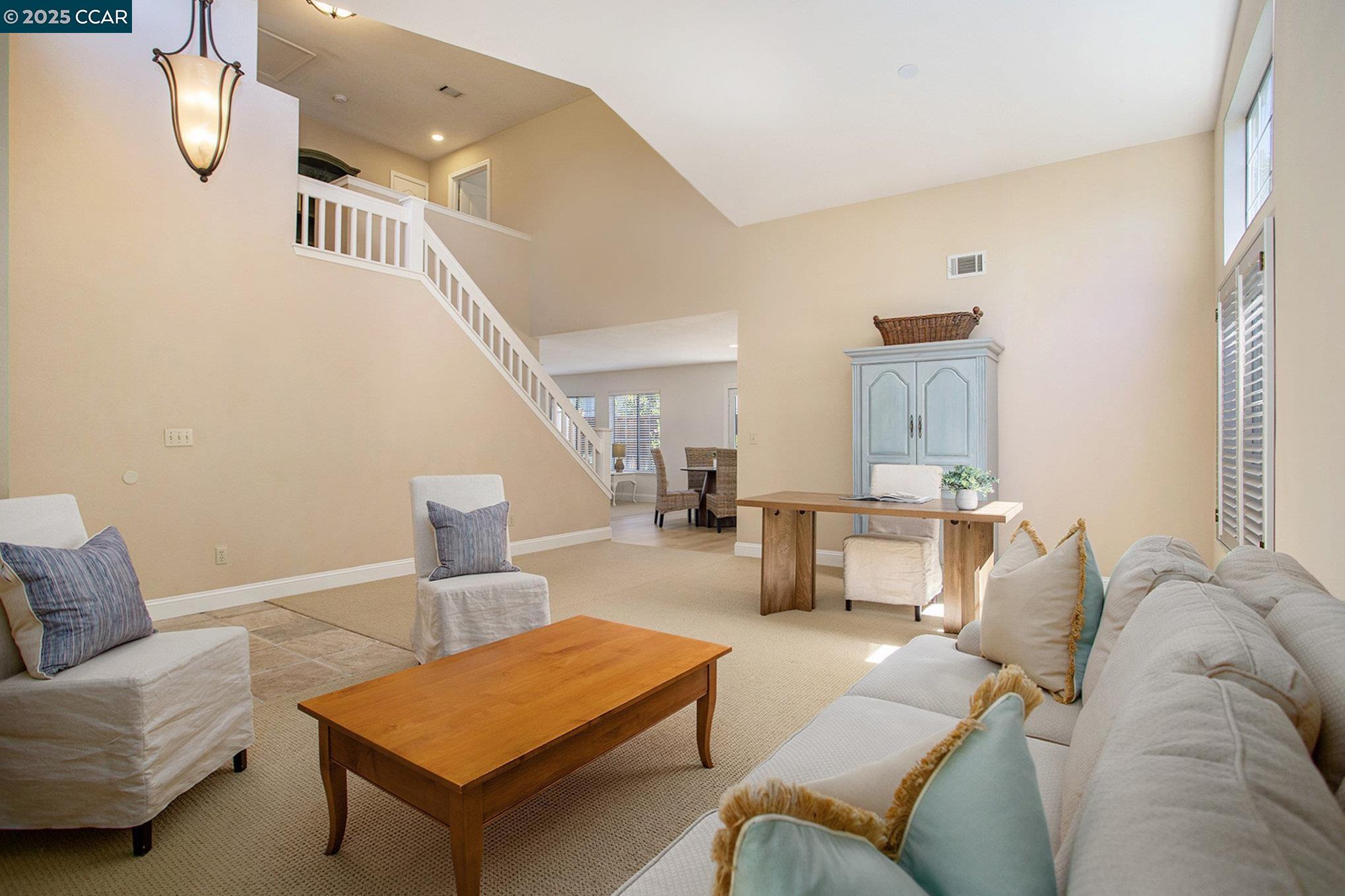 Detail Gallery Image 5 of 27 For 321 Liveoak Ct, Martinez,  CA 94553 - 3 Beds | 2/1 Baths
