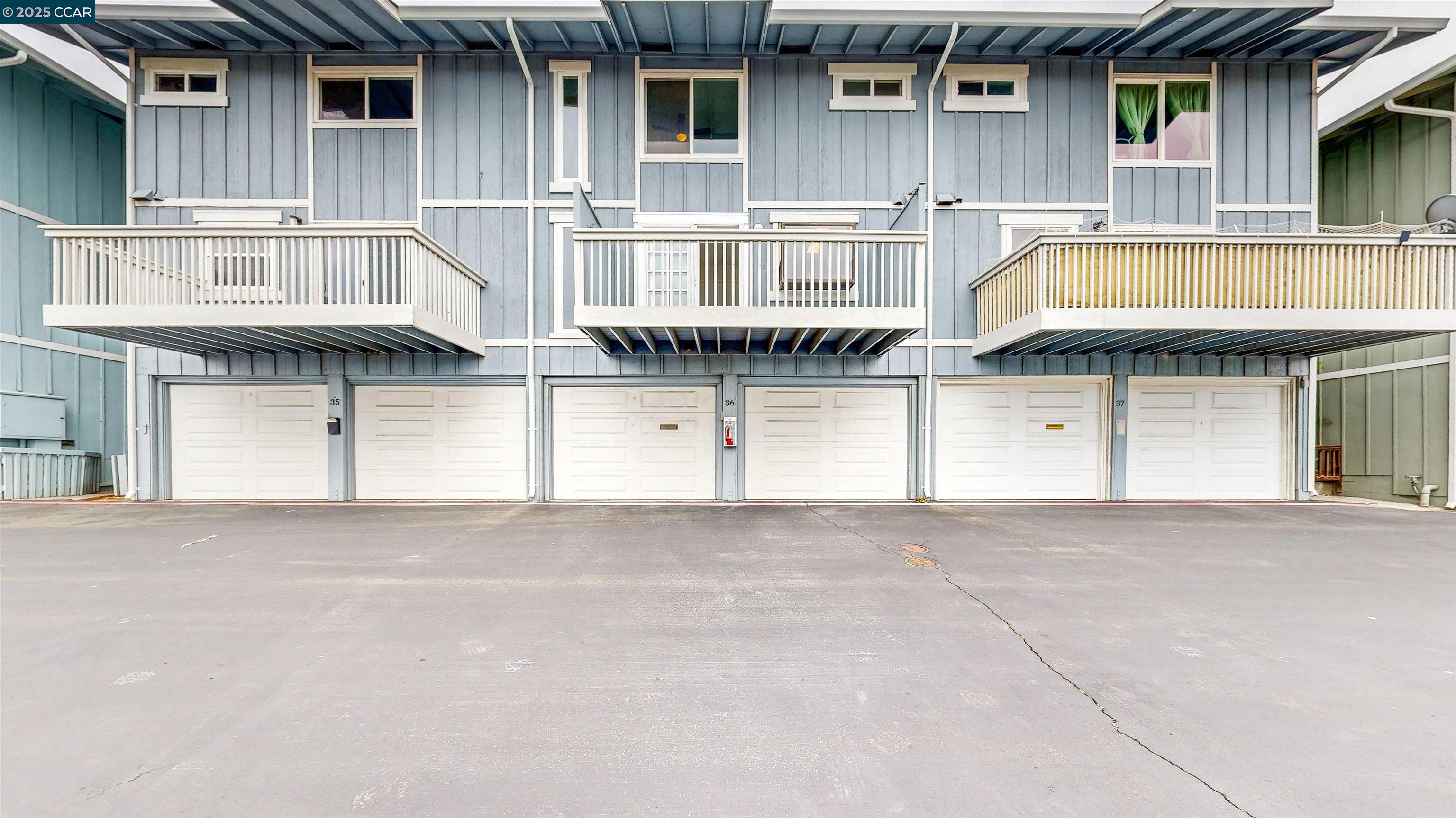 Detail Gallery Image 1 of 37 For 117 Sunset Cir #36,  Benicia,  CA 94510 - 3 Beds | 1/1 Baths