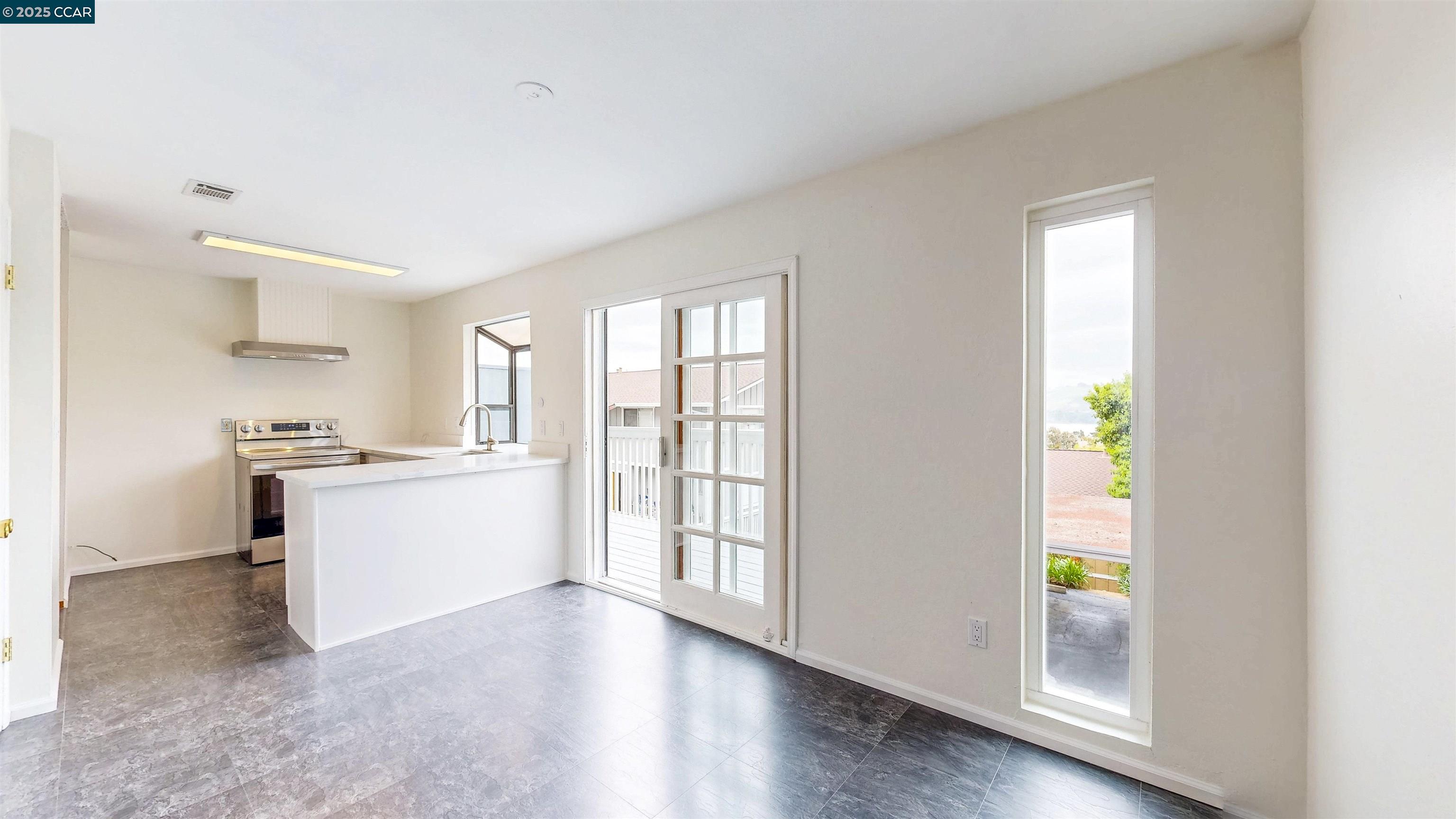 Detail Gallery Image 18 of 37 For 117 Sunset Cir #36,  Benicia,  CA 94510 - 3 Beds | 1/1 Baths