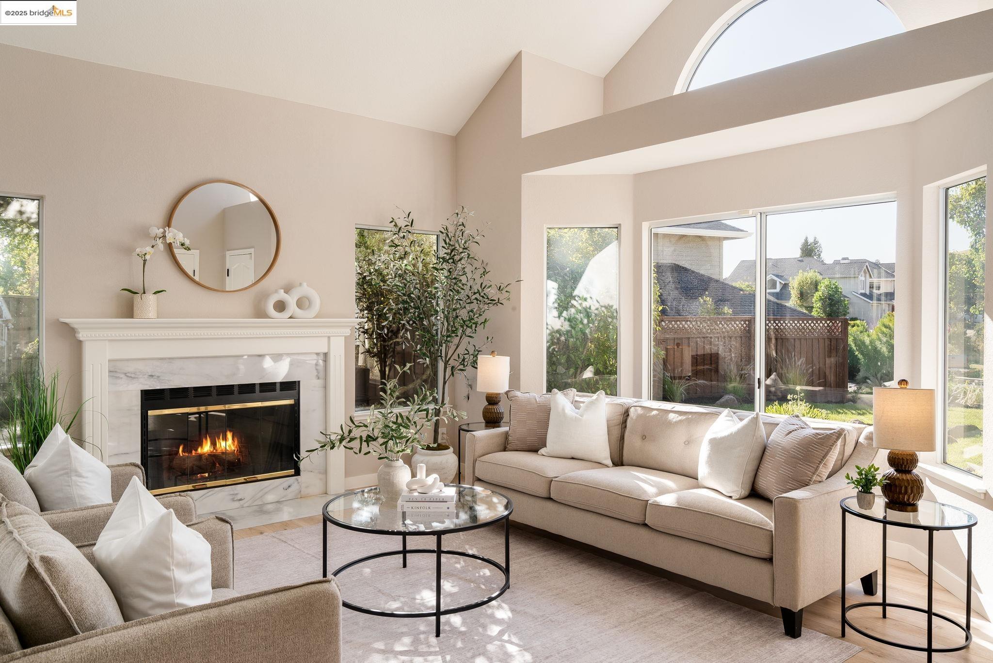 Detail Gallery Image 2 of 60 For 2708 Carmen Ct, Pinole,  CA 94564 - 3 Beds | 2/1 Baths