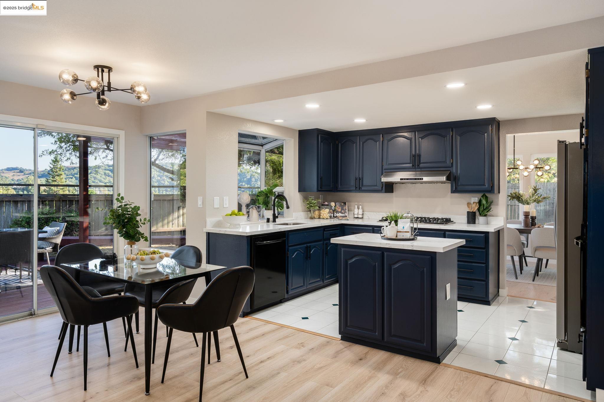 Detail Gallery Image 17 of 60 For 2708 Carmen Ct, Pinole,  CA 94564 - 3 Beds | 2/1 Baths
