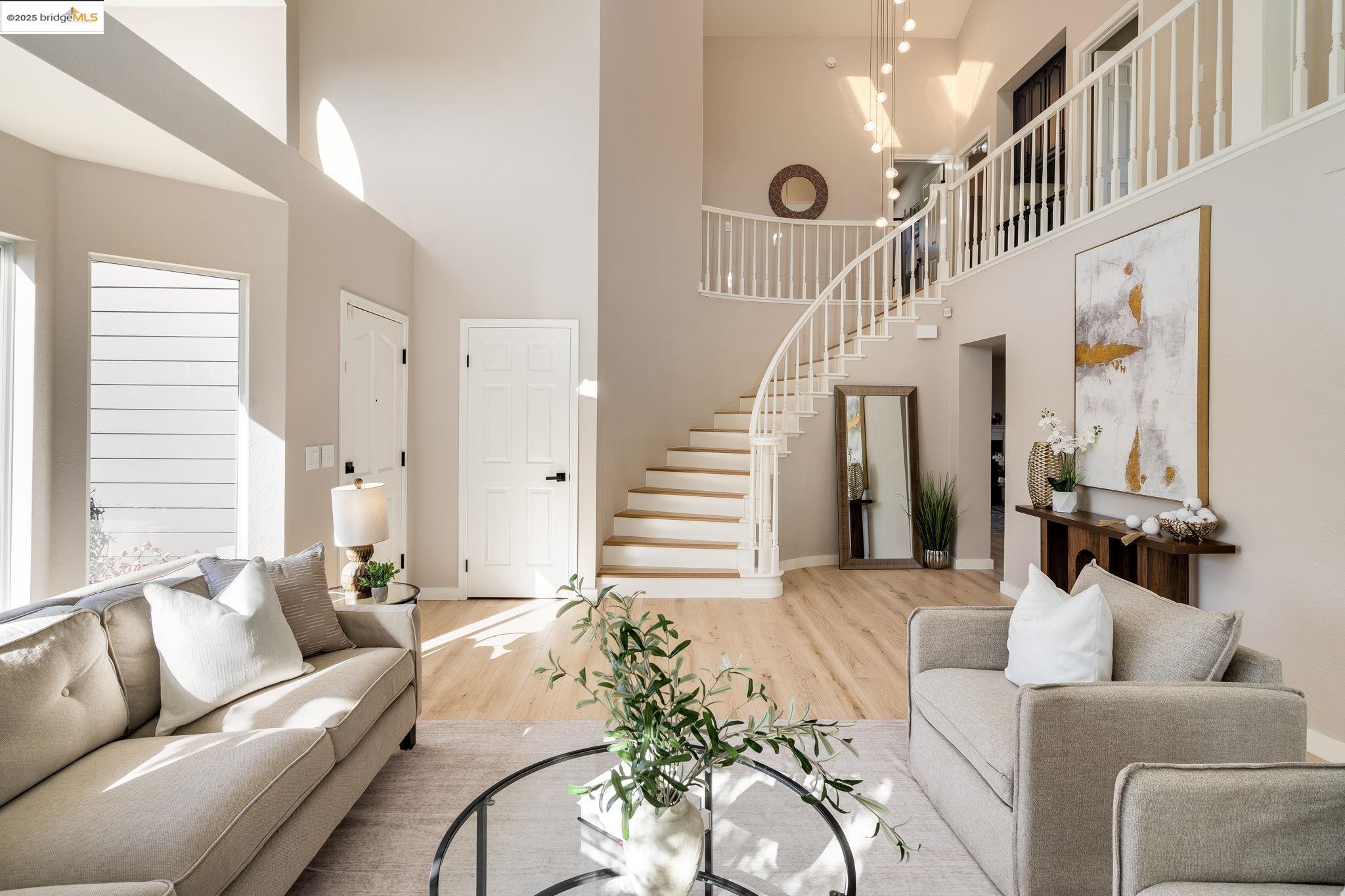 Detail Gallery Image 3 of 60 For 2708 Carmen Ct, Pinole,  CA 94564 - 3 Beds | 2/1 Baths