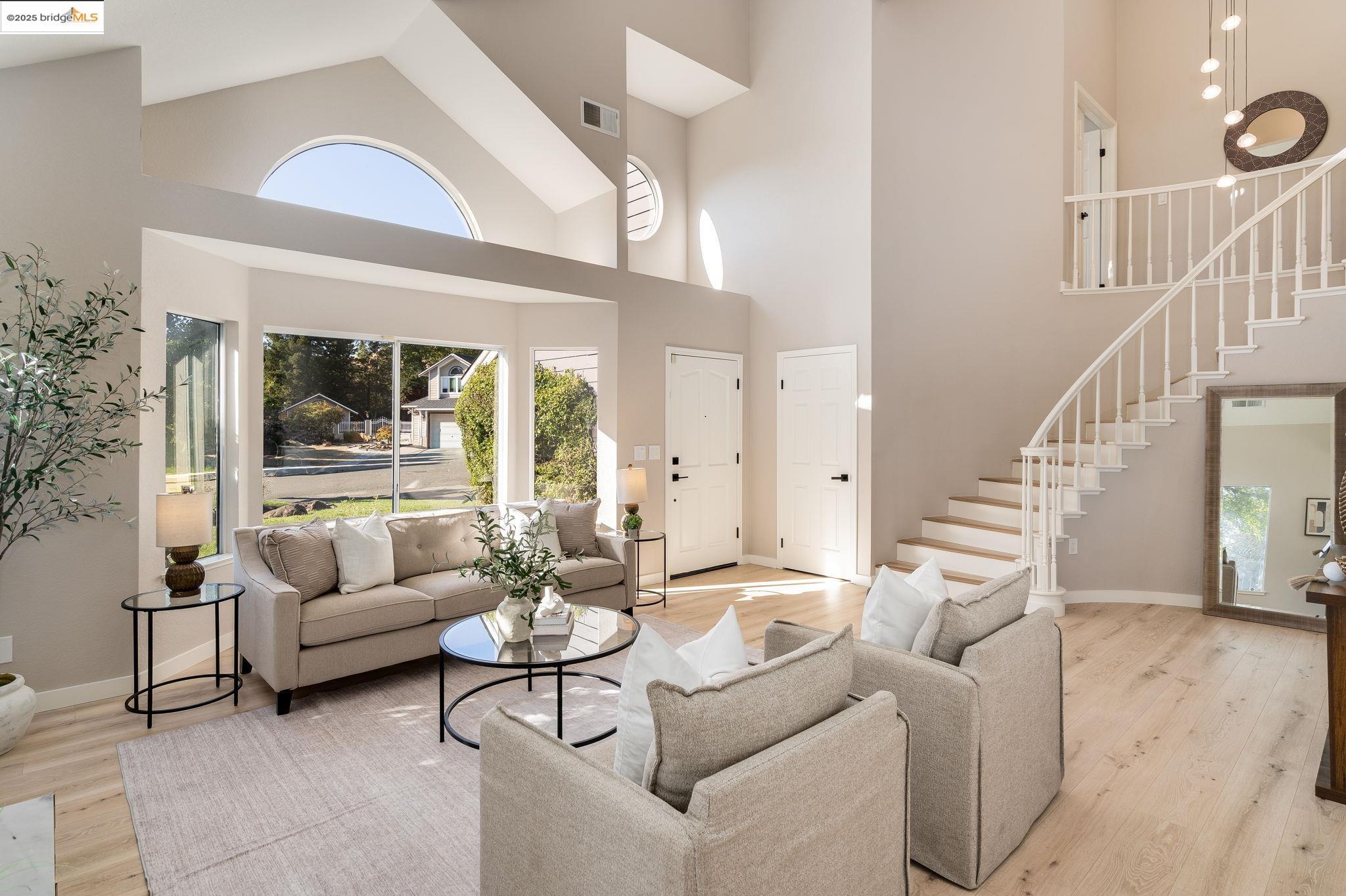 Detail Gallery Image 4 of 60 For 2708 Carmen Ct, Pinole,  CA 94564 - 3 Beds | 2/1 Baths