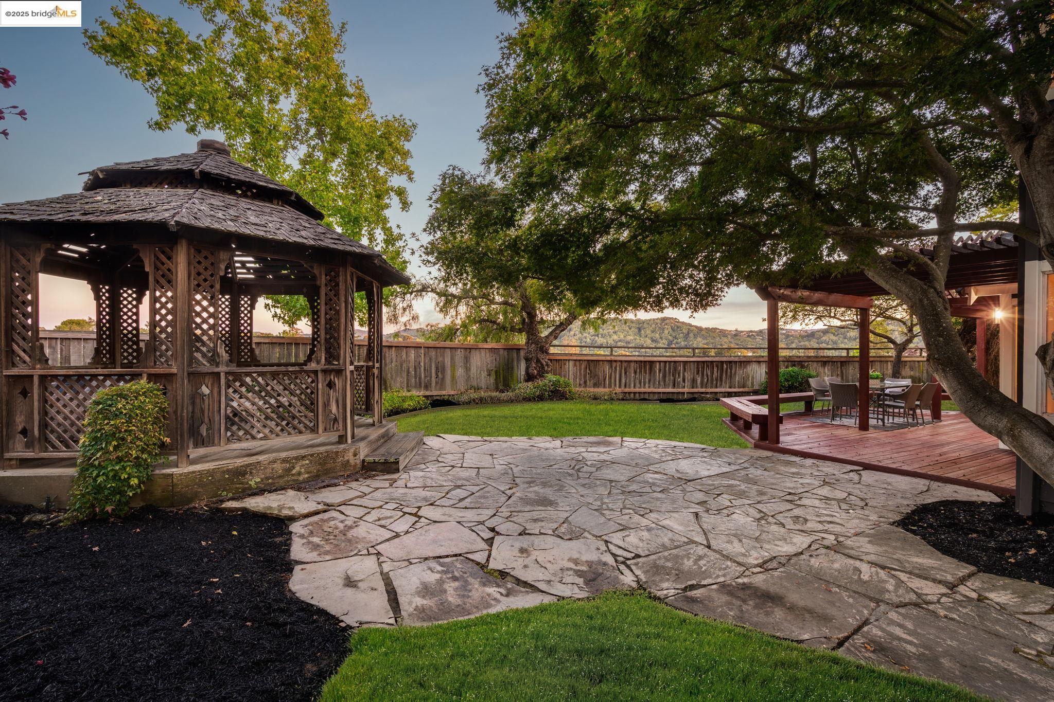 Detail Gallery Image 38 of 60 For 2708 Carmen Ct, Pinole,  CA 94564 - 3 Beds | 2/1 Baths