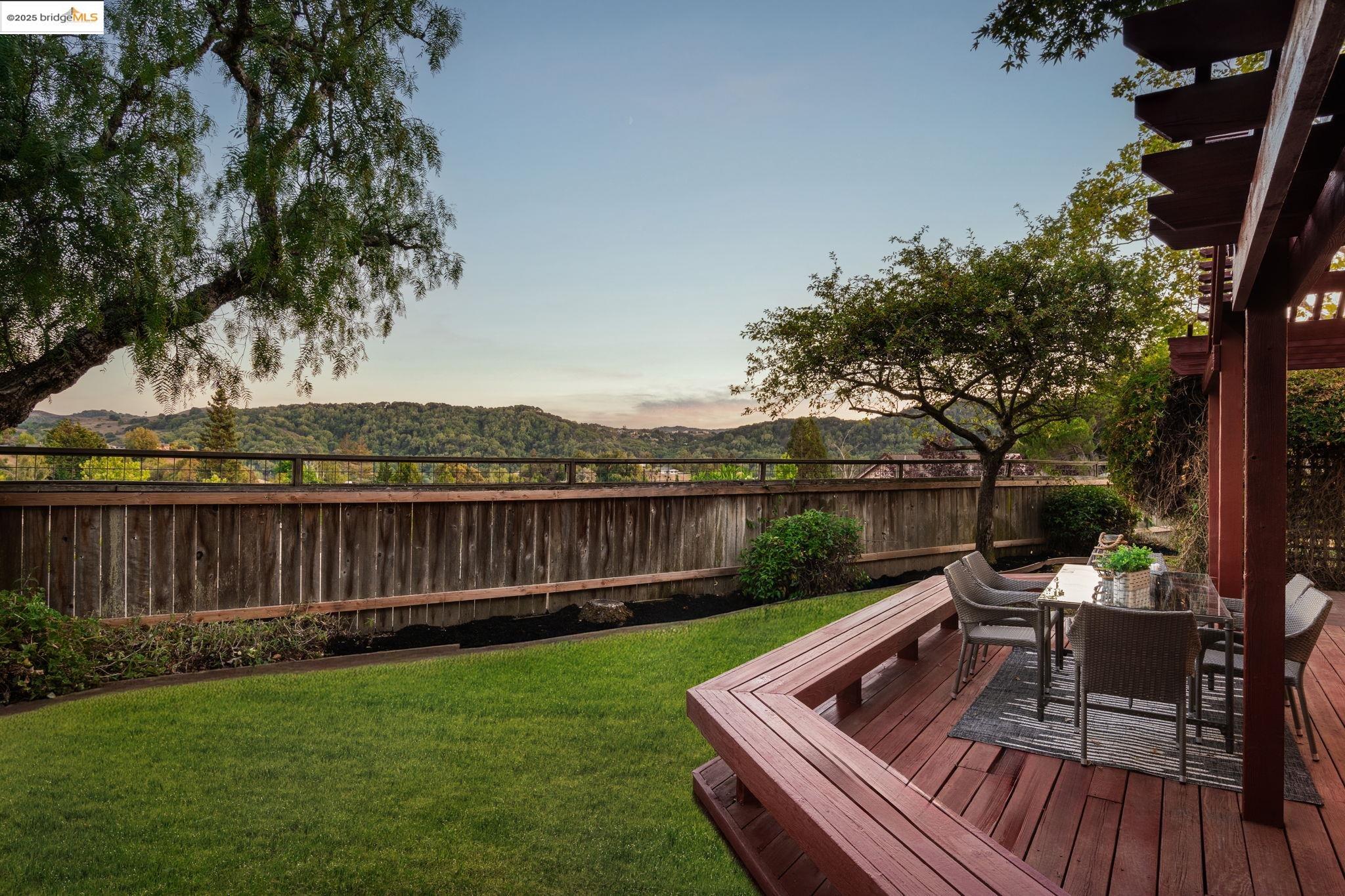 Detail Gallery Image 43 of 60 For 2708 Carmen Ct, Pinole,  CA 94564 - 3 Beds | 2/1 Baths