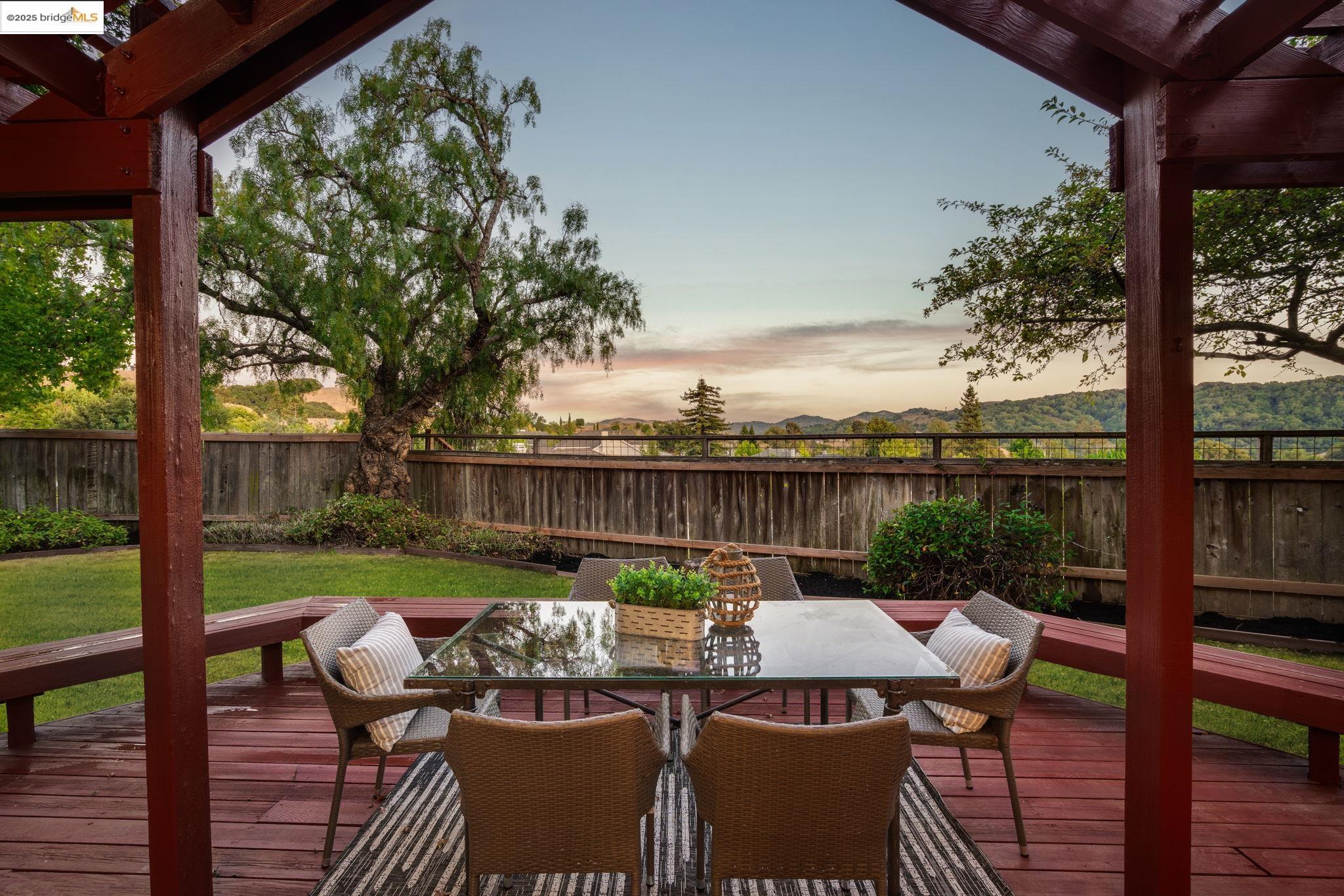 Detail Gallery Image 45 of 60 For 2708 Carmen Ct, Pinole,  CA 94564 - 3 Beds | 2/1 Baths