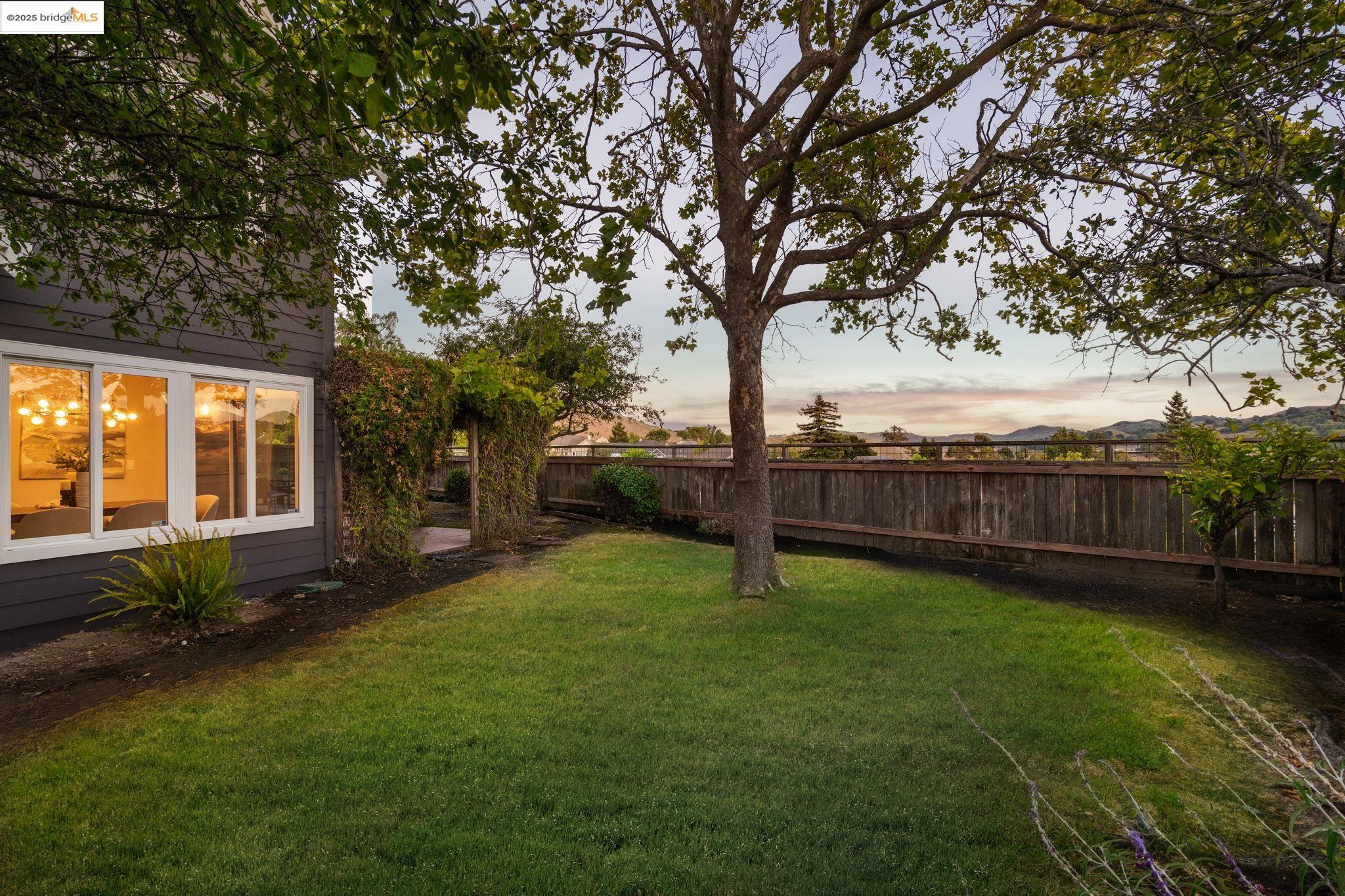 Detail Gallery Image 48 of 60 For 2708 Carmen Ct, Pinole,  CA 94564 - 3 Beds | 2/1 Baths