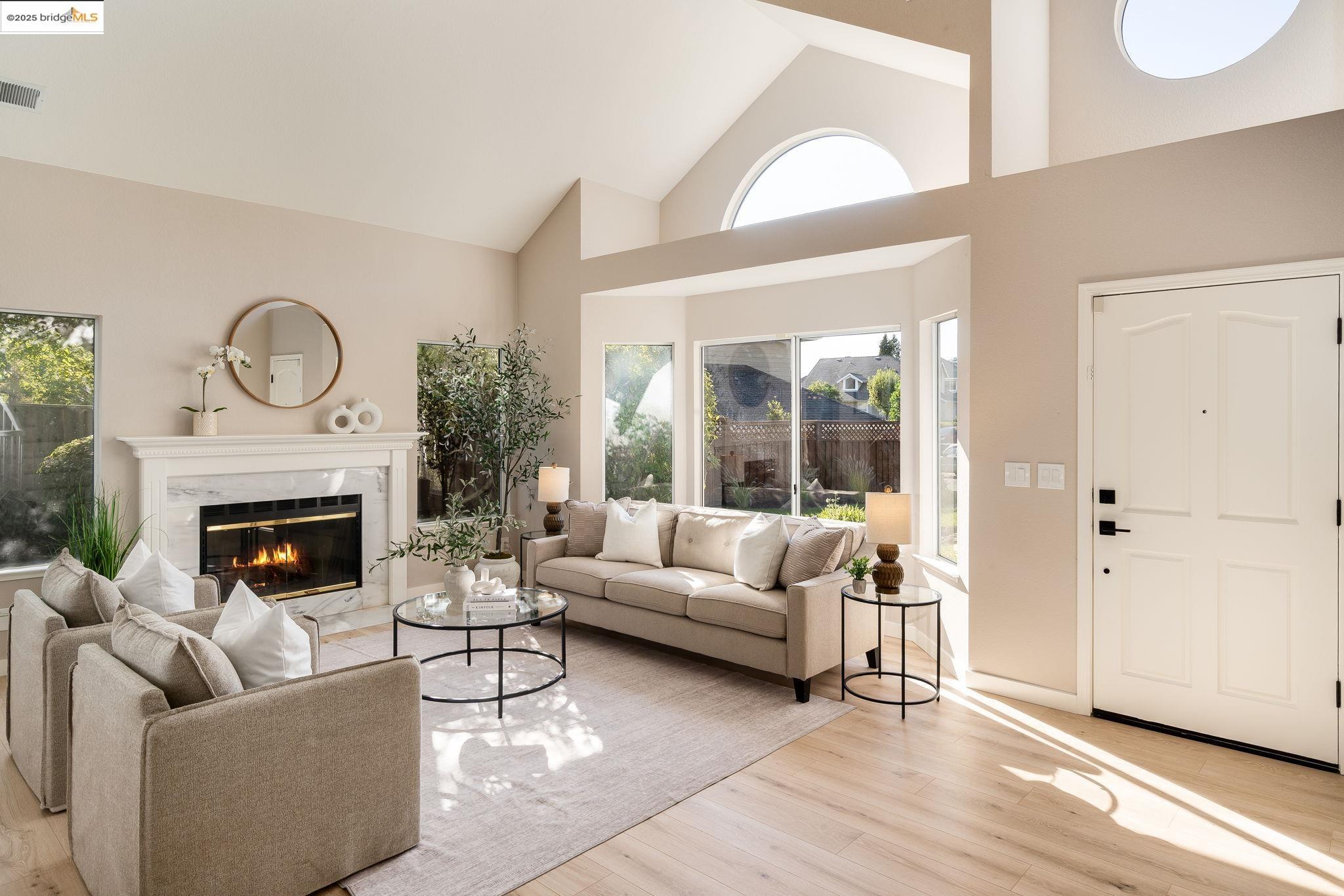 Detail Gallery Image 6 of 60 For 2708 Carmen Ct, Pinole,  CA 94564 - 3 Beds | 2/1 Baths