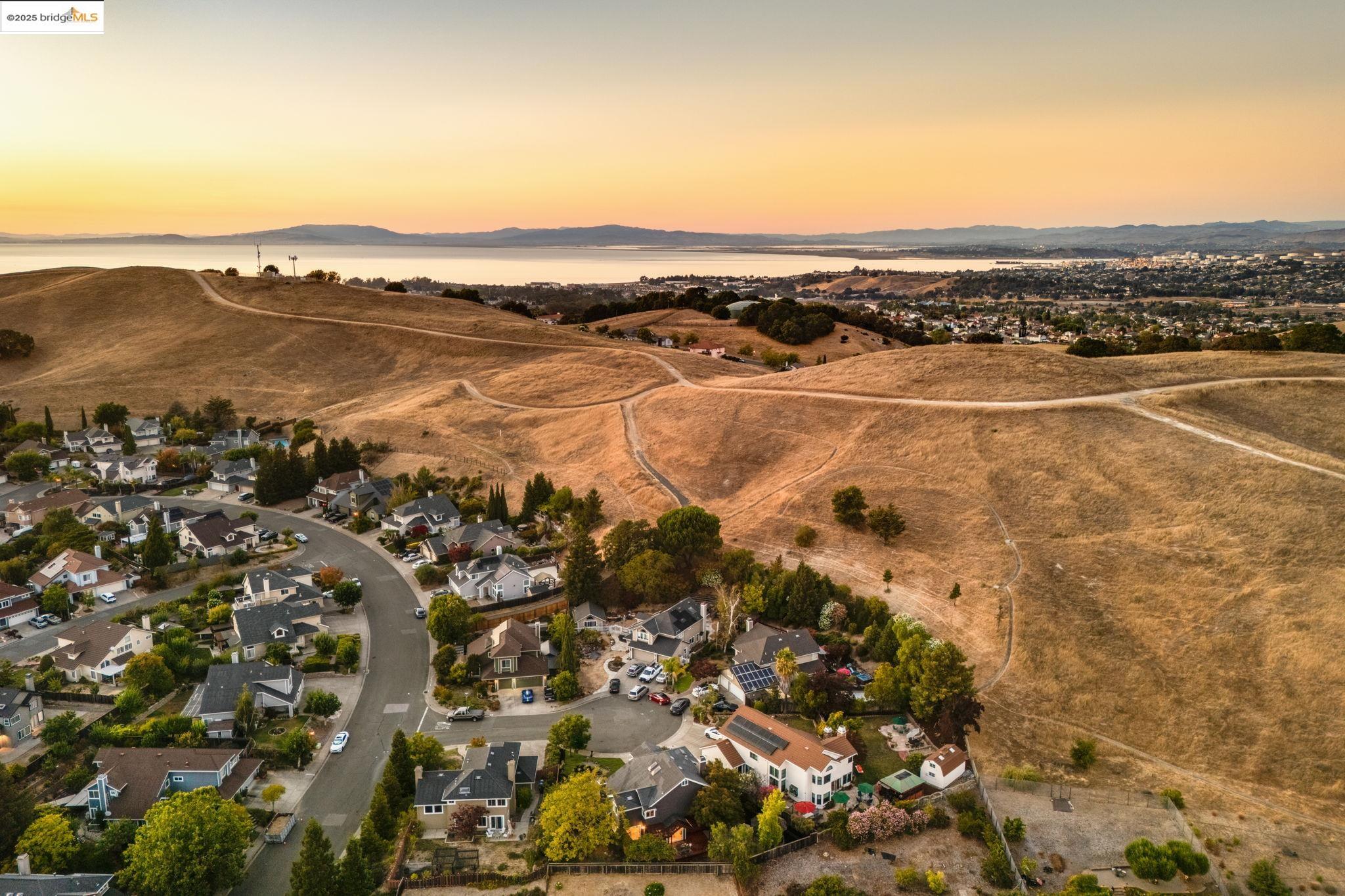 Detail Gallery Image 55 of 60 For 2708 Carmen Ct, Pinole,  CA 94564 - 3 Beds | 2/1 Baths