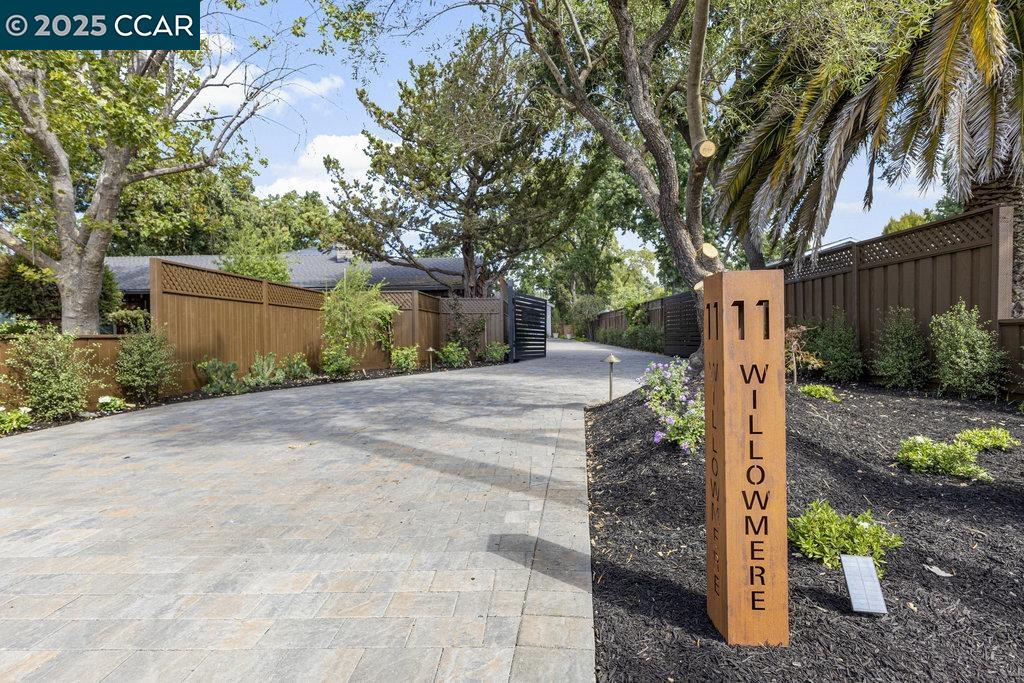 Detail Gallery Image 2 of 53 For 11 Willowmere Rd, Danville,  CA 94526 - 5 Beds | 5/1 Baths