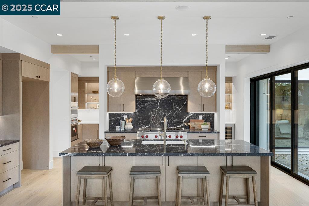 Detail Gallery Image 15 of 53 For 11 Willowmere Rd, Danville,  CA 94526 - 5 Beds | 5/1 Baths