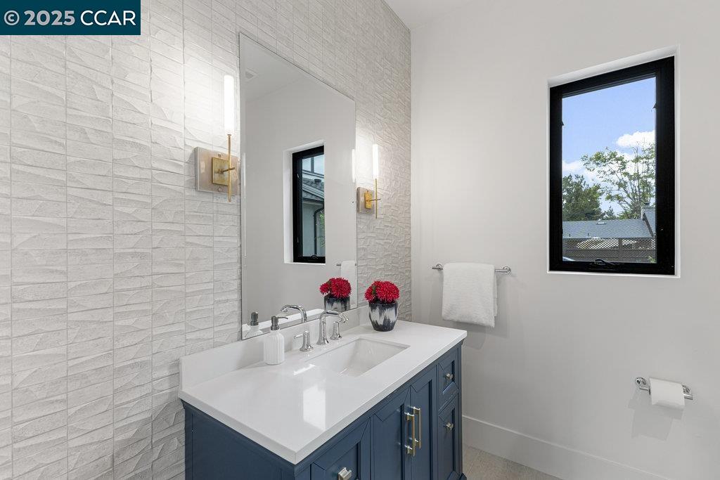 Detail Gallery Image 29 of 53 For 11 Willowmere Rd, Danville,  CA 94526 - 5 Beds | 5/1 Baths