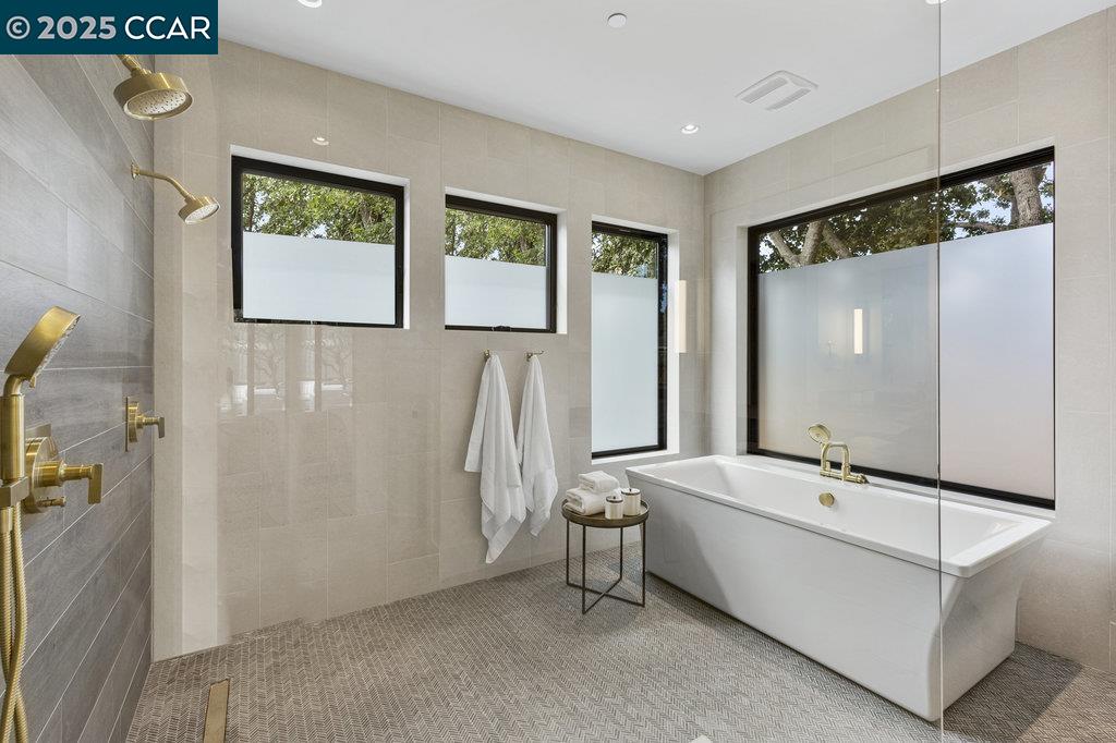 Detail Gallery Image 34 of 53 For 11 Willowmere Rd, Danville,  CA 94526 - 5 Beds | 5/1 Baths
