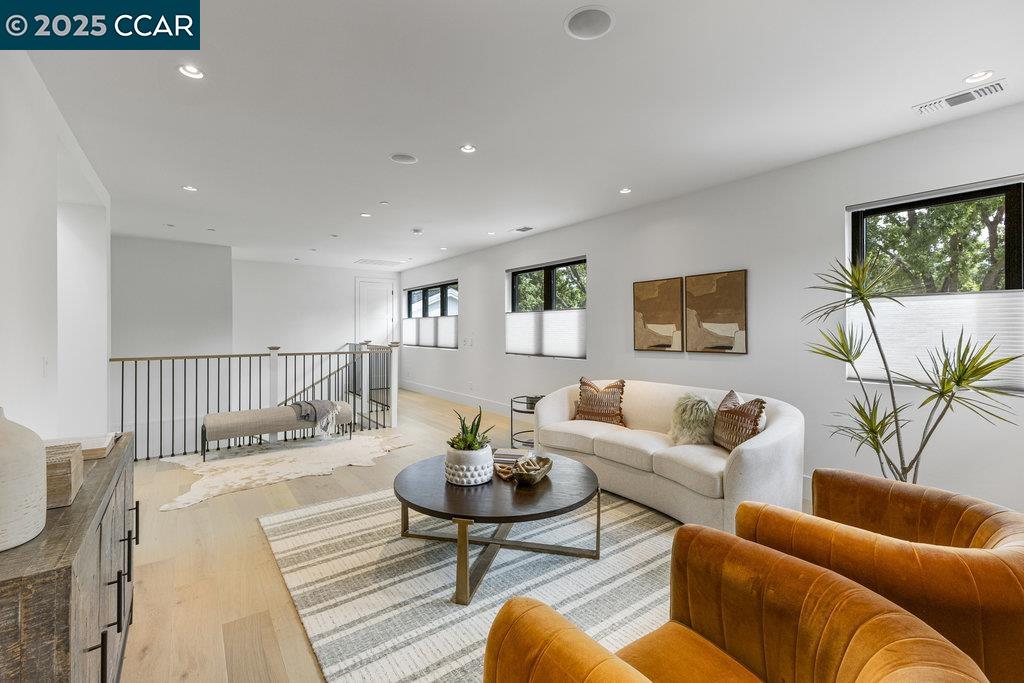 Detail Gallery Image 39 of 53 For 11 Willowmere Rd, Danville,  CA 94526 - 5 Beds | 5/1 Baths