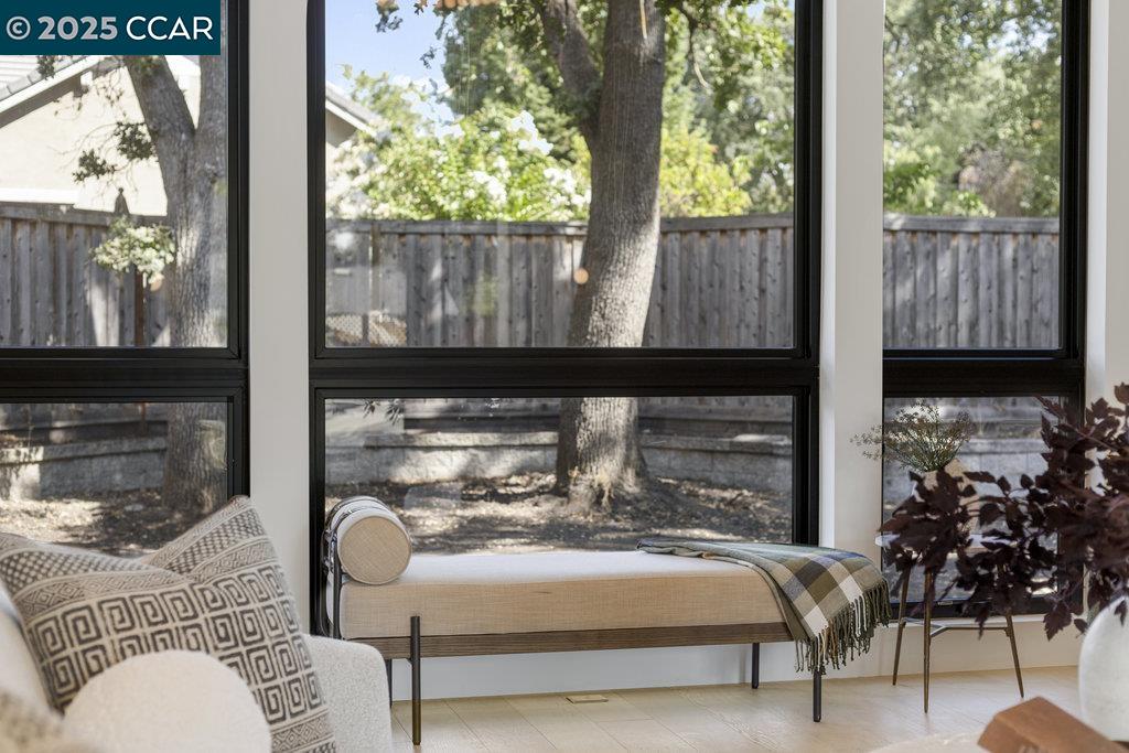 Detail Gallery Image 9 of 53 For 11 Willowmere Rd, Danville,  CA 94526 - 5 Beds | 5/1 Baths