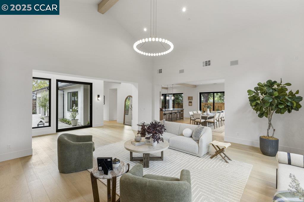 Detail Gallery Image 10 of 53 For 11 Willowmere Rd, Danville,  CA 94526 - 5 Beds | 5/1 Baths