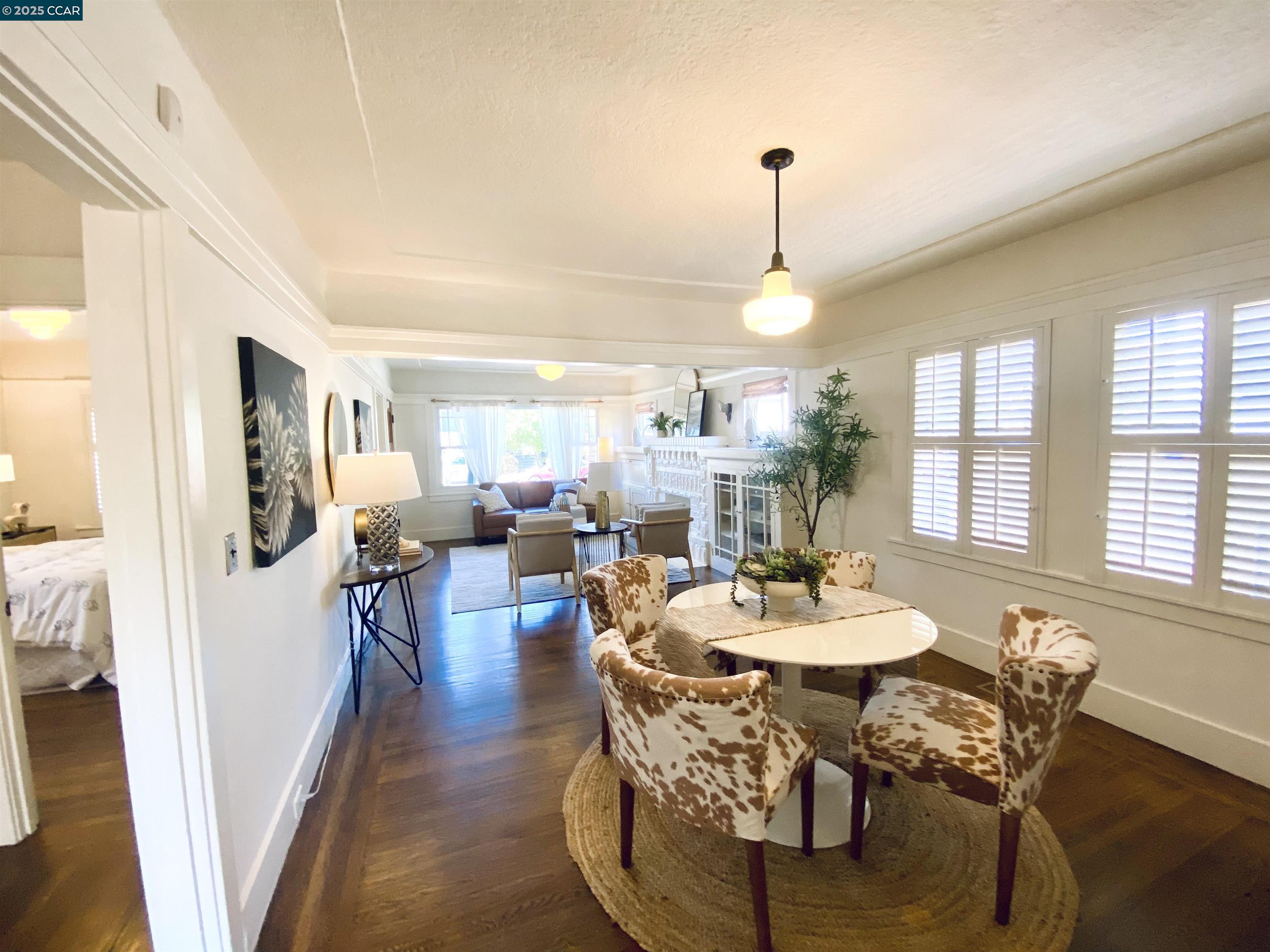 Detail Gallery Image 9 of 29 For 725 43rd Street, Oakland,  CA 94609 - 2 Beds | 1 Baths