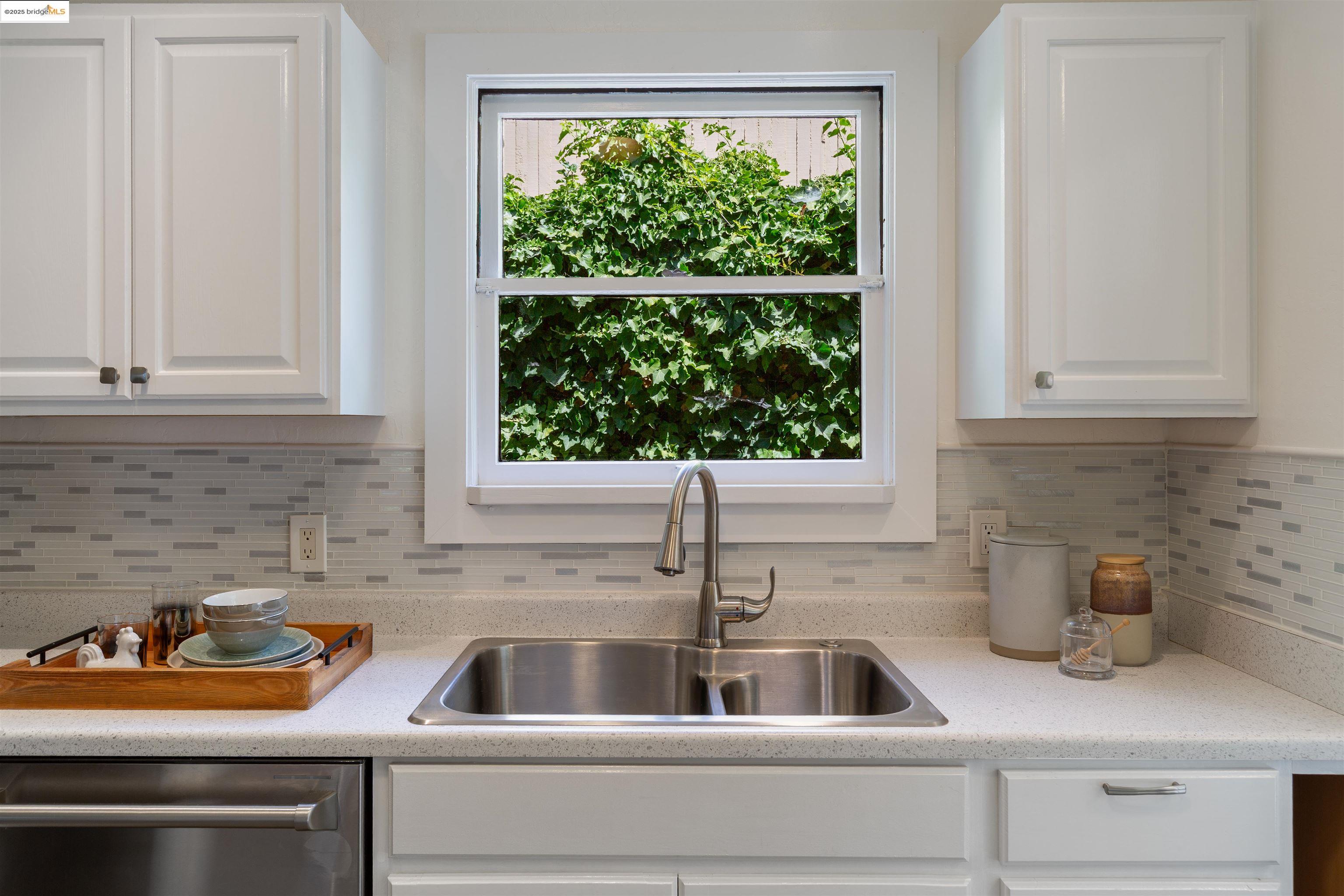 Detail Gallery Image 39 of 49 For 1351 Carlotta Ave, Berkeley,  CA 94703 - 5 Beds | 3 Baths