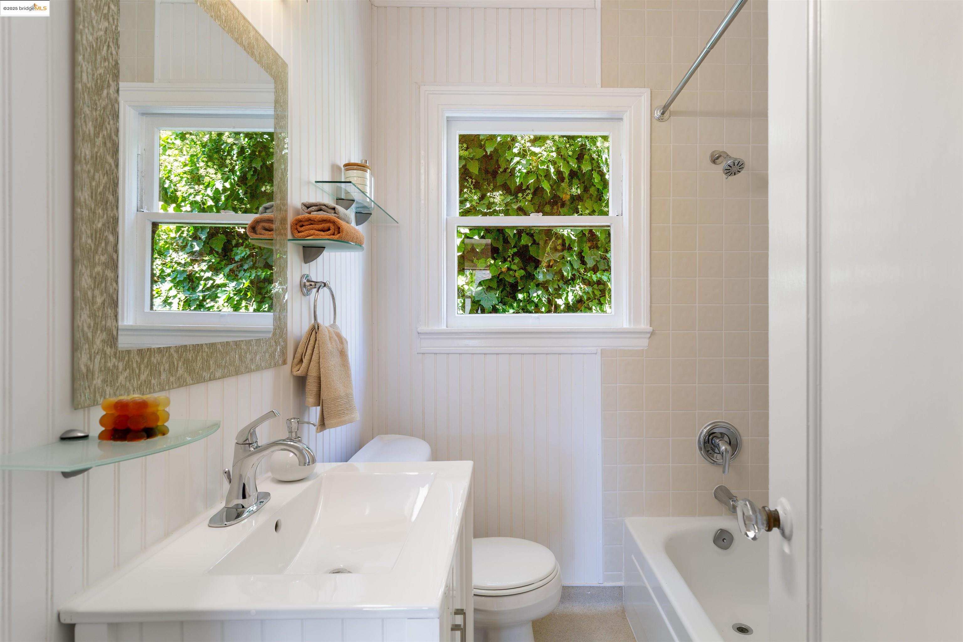 Detail Gallery Image 42 of 49 For 1351 Carlotta Ave, Berkeley,  CA 94703 - 5 Beds | 3 Baths