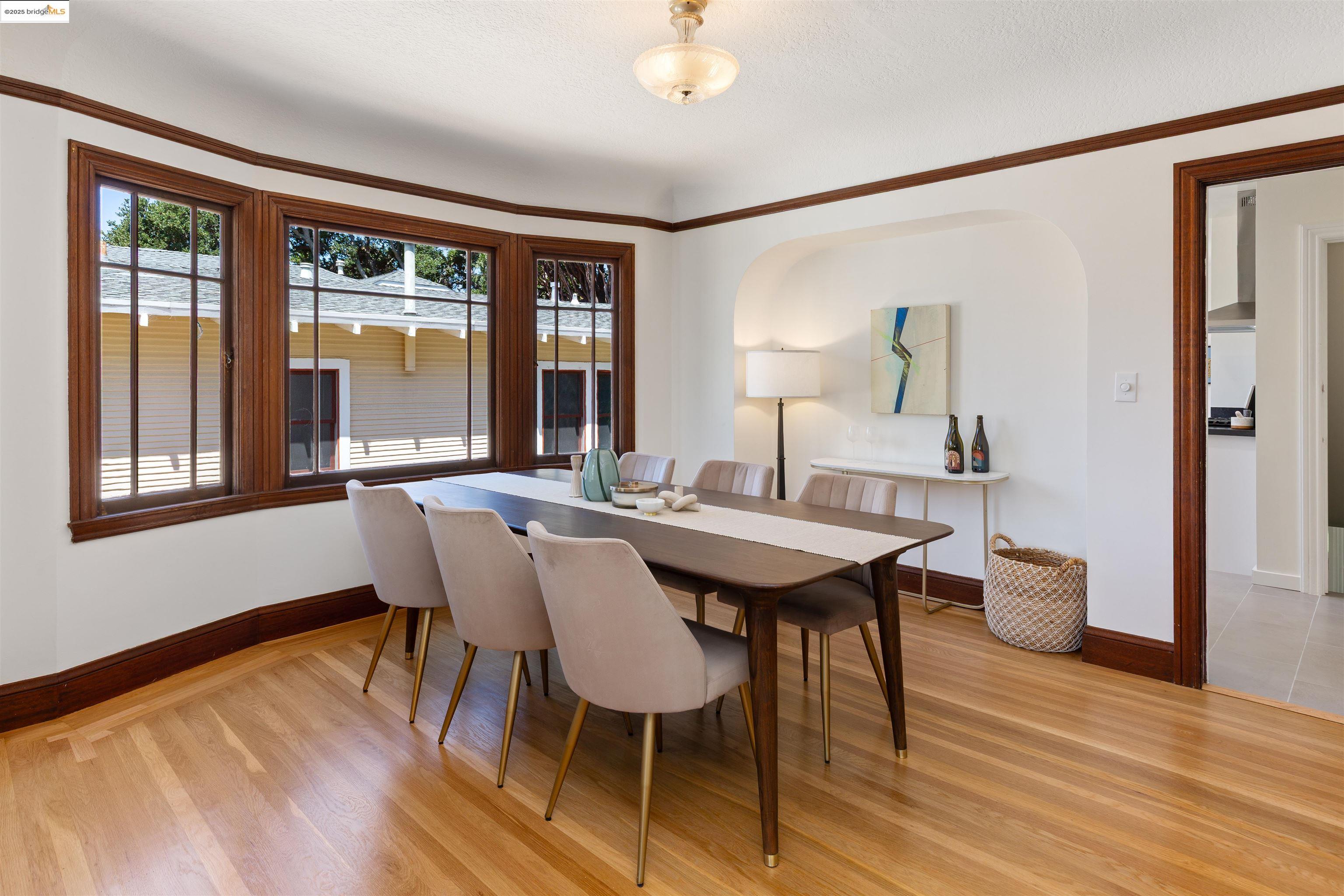 Detail Gallery Image 8 of 49 For 1351 Carlotta Ave, Berkeley,  CA 94703 - 5 Beds | 3 Baths