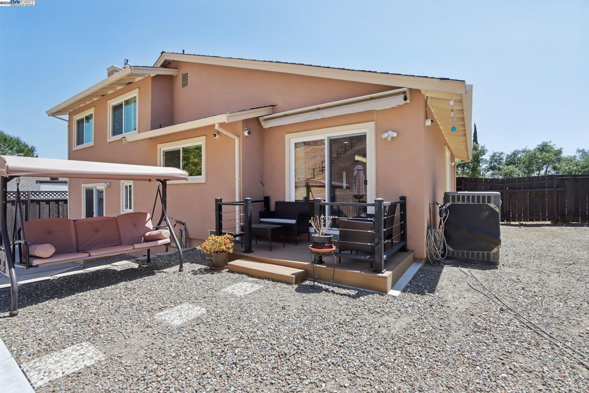 Detail Gallery Image 27 of 46 For 27978 Dobbel Ave, Hayward,  CA 94542 - 3 Beds | 2/1 Baths