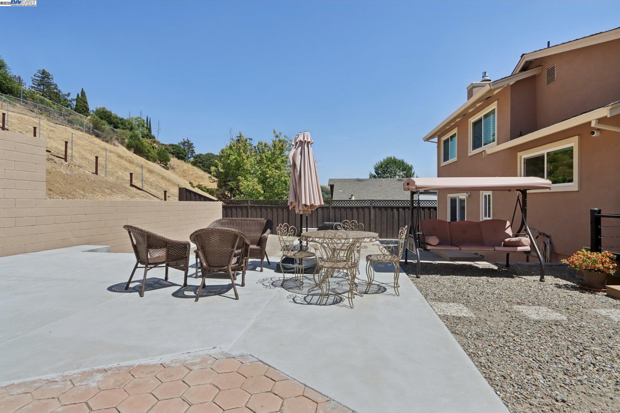 Detail Gallery Image 28 of 46 For 27978 Dobbel Ave, Hayward,  CA 94542 - 3 Beds | 2/1 Baths