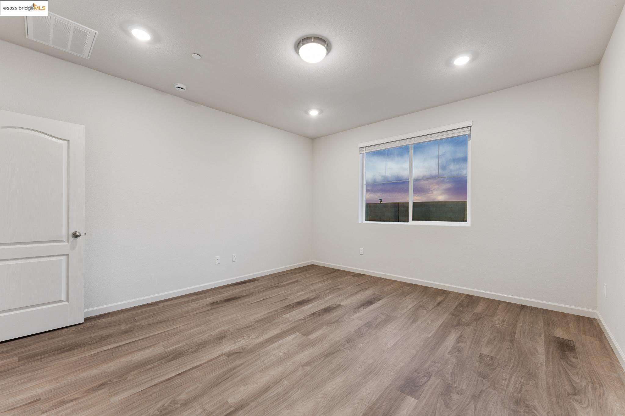 Detail Gallery Image 22 of 60 For 4105 Markovich Ct, Richmond,  CA 94806 - 4 Beds | 2 Baths