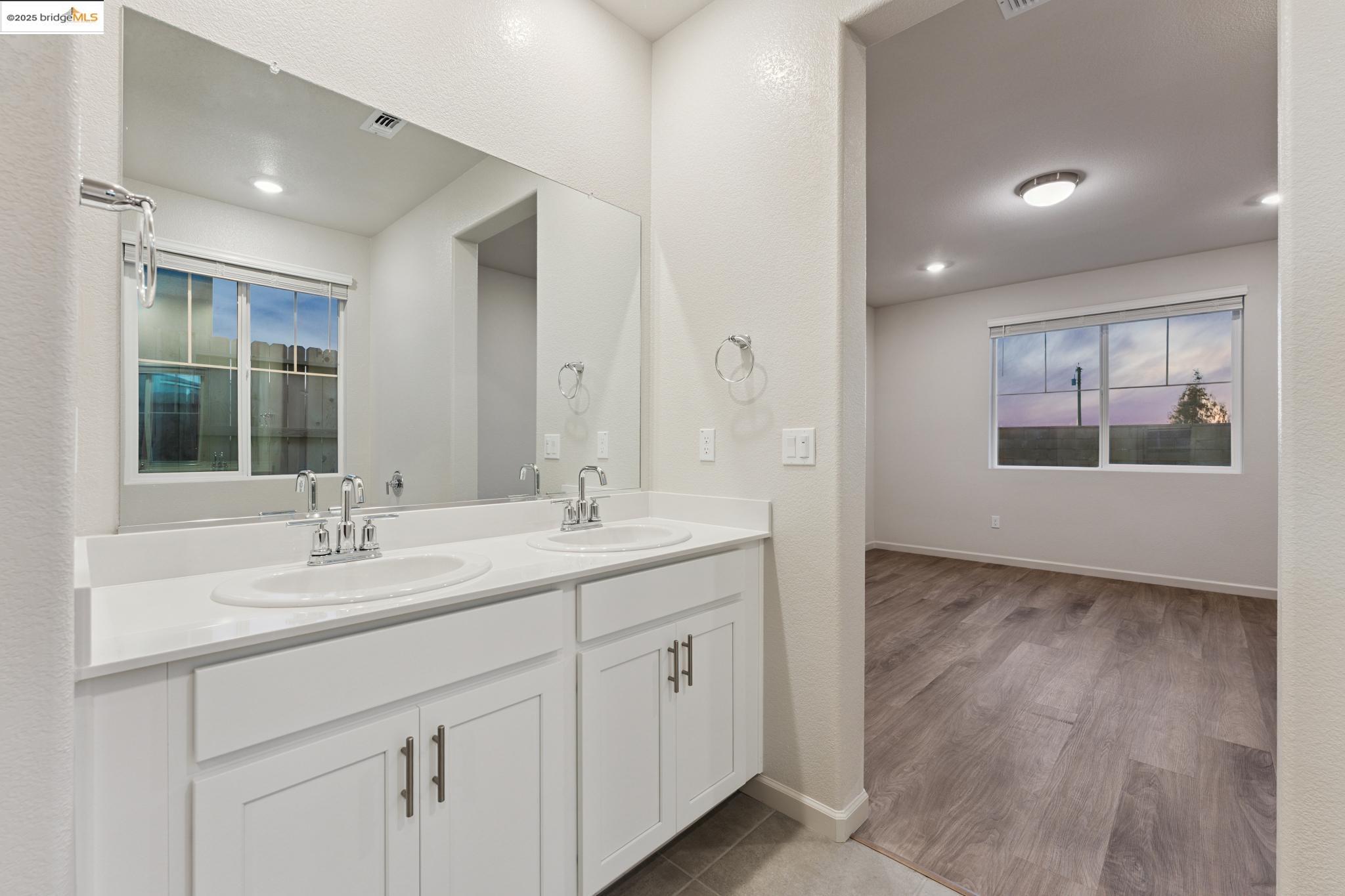 Detail Gallery Image 25 of 60 For 4105 Markovich Ct, Richmond,  CA 94806 - 4 Beds | 2 Baths