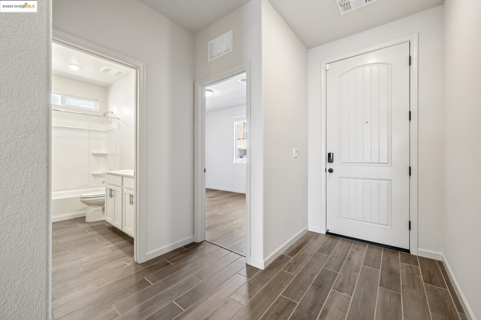 Detail Gallery Image 33 of 60 For 4105 Markovich Ct, Richmond,  CA 94806 - 4 Beds | 2 Baths