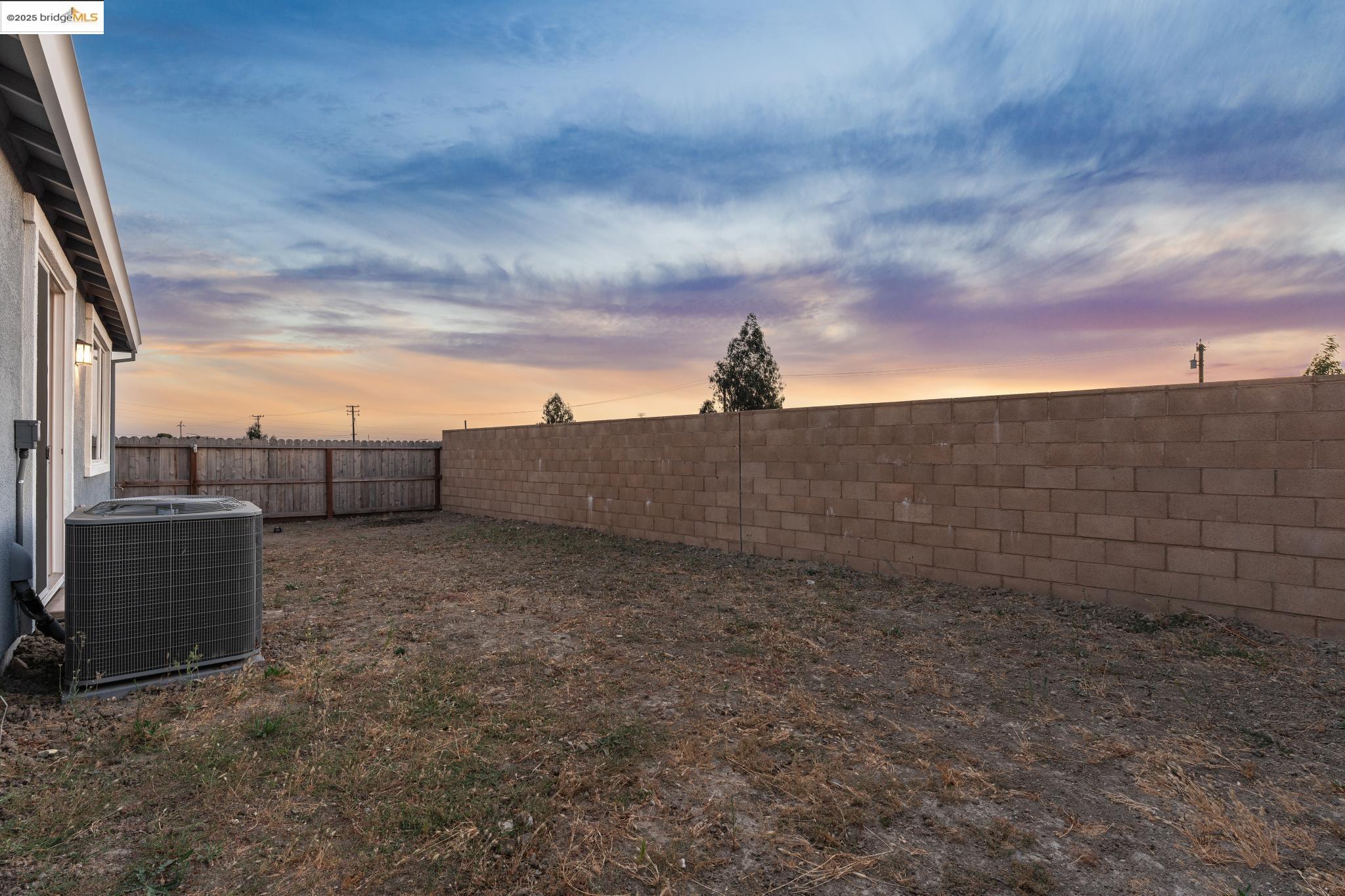 Detail Gallery Image 47 of 60 For 4105 Markovich Ct, Richmond,  CA 94806 - 4 Beds | 2 Baths
