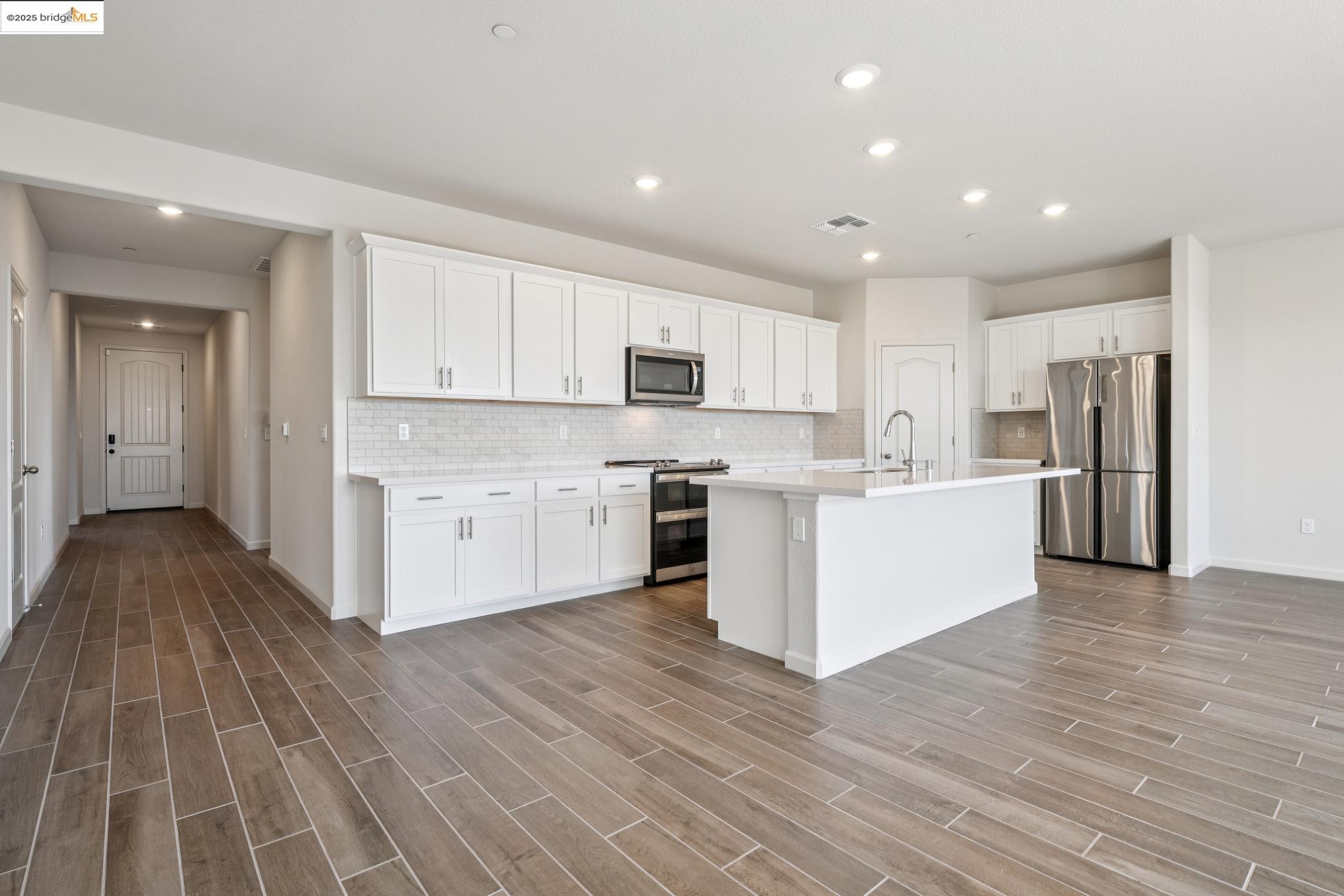 Detail Gallery Image 6 of 60 For 4105 Markovich Ct, Richmond,  CA 94806 - 4 Beds | 2 Baths