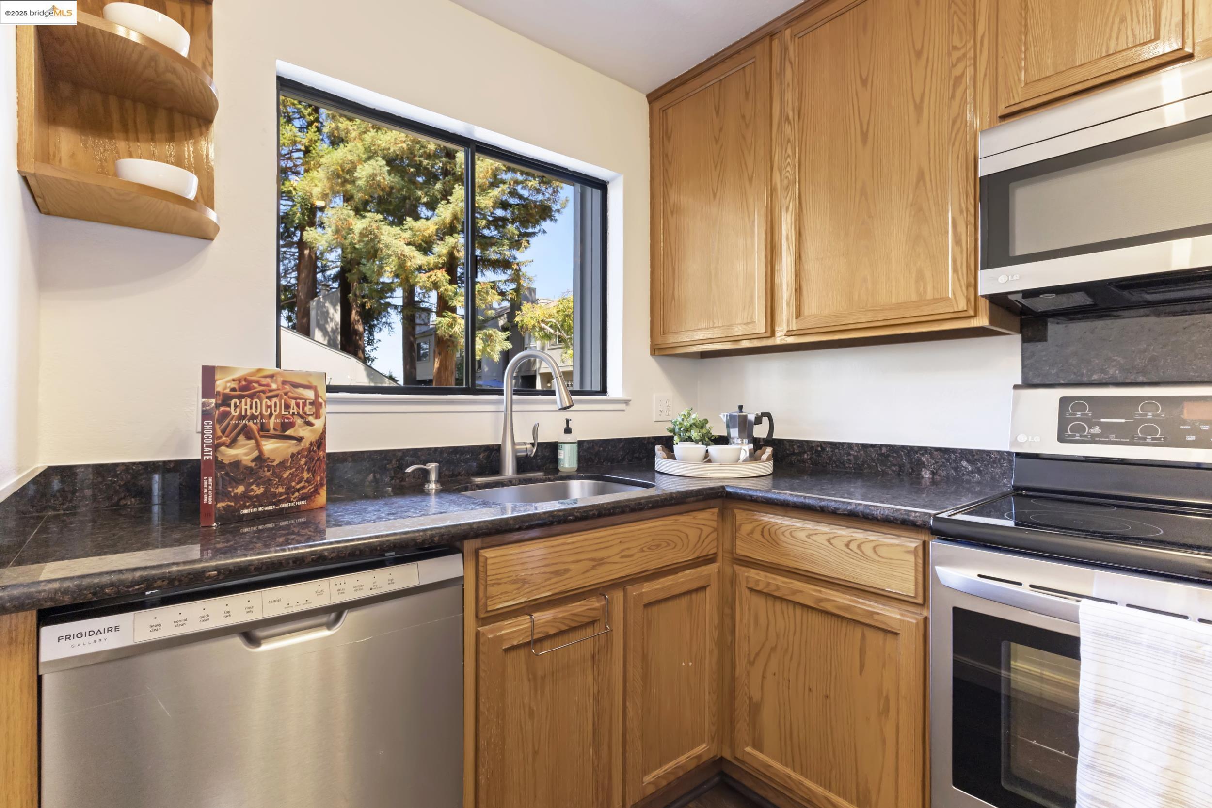 Photo #12: 41110012 Listing: Photo #12