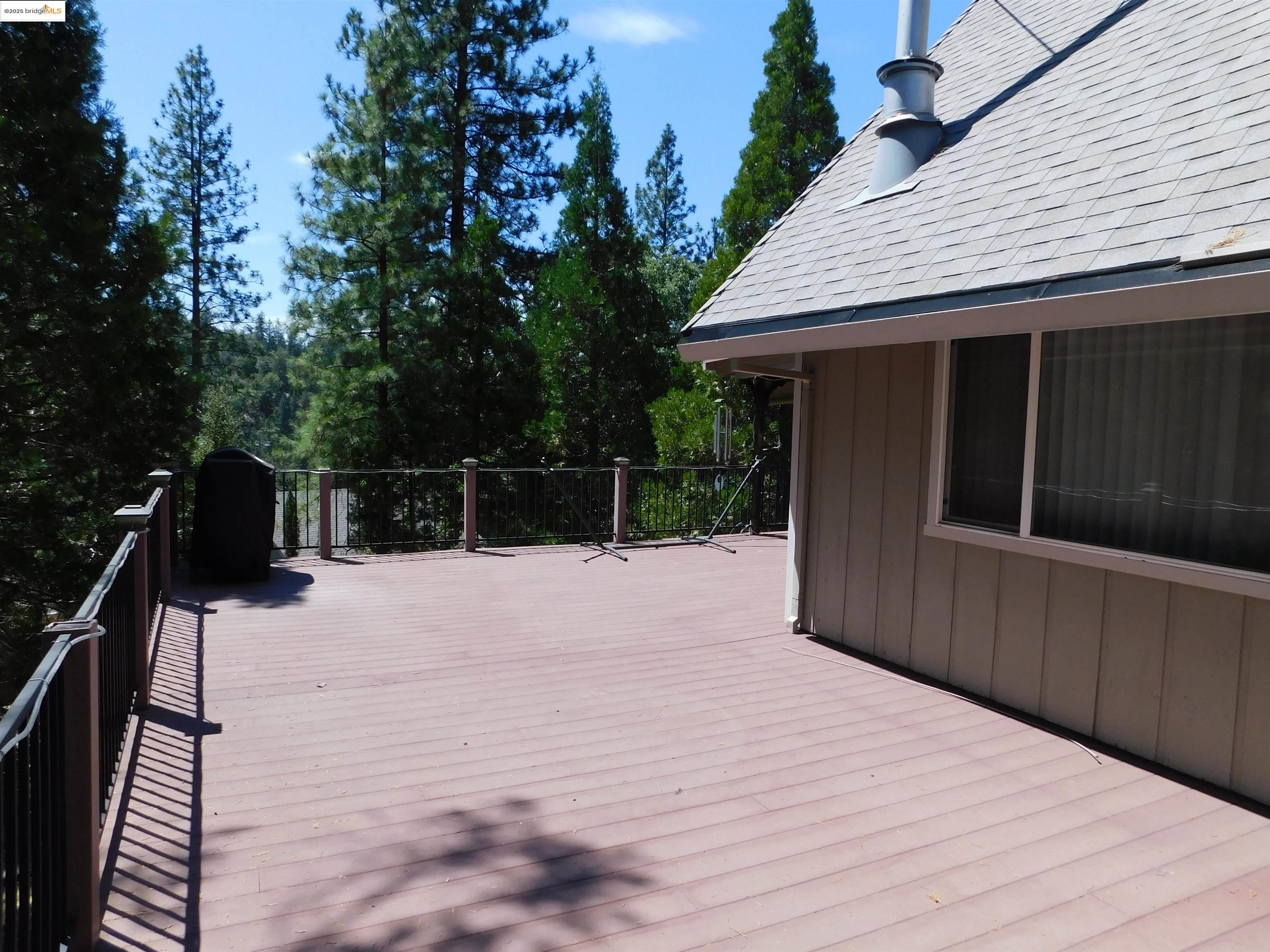 Detail Gallery Image 2 of 56 For 20704 Point View, Groveland,  CA 95321-9588 - 3 Beds | 2 Baths