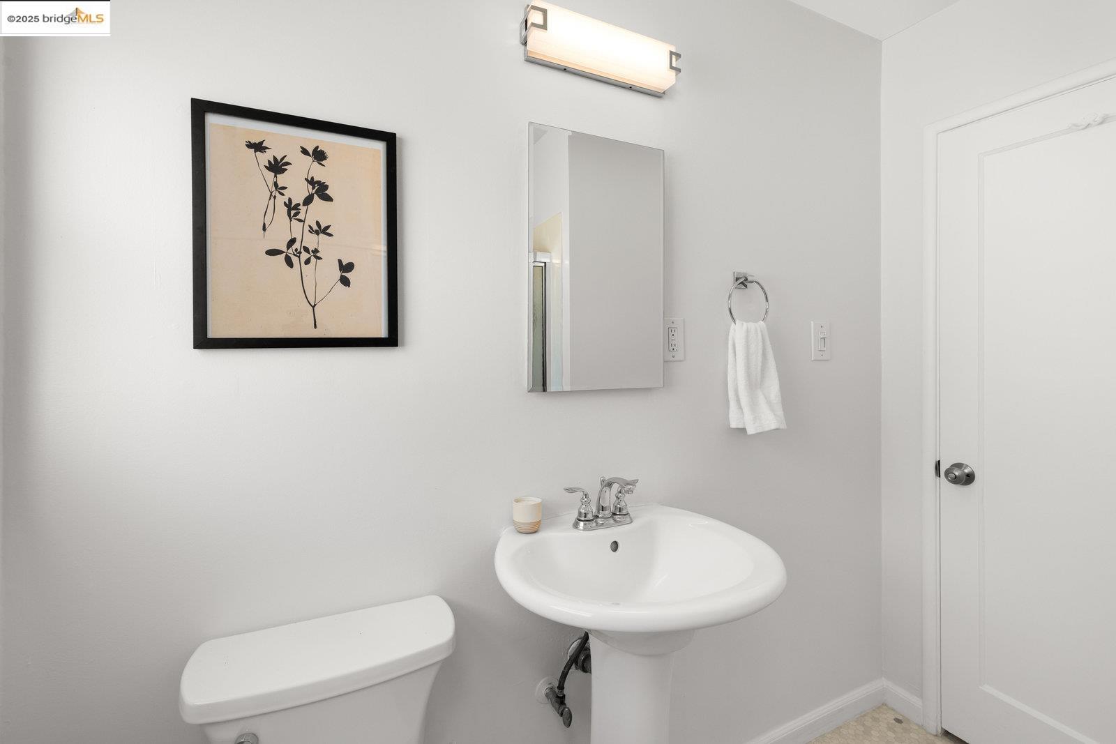 Detail Gallery Image 20 of 43 For 2234 Lobert St, Castro Valley,  CA 94546 - 2 Beds | 1 Baths