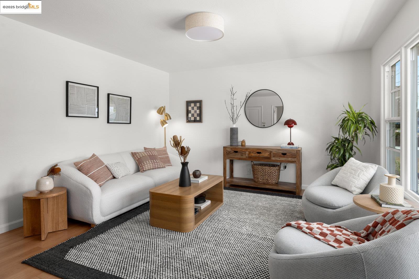 Detail Gallery Image 4 of 43 For 2234 Lobert St, Castro Valley,  CA 94546 - 2 Beds | 1 Baths