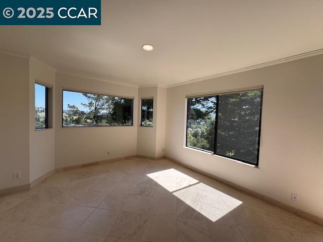 Detail Gallery Image 11 of 32 For 1755 Spyglass Lane, Moraga,  CA 94556 - 3 Beds | 2/1 Baths