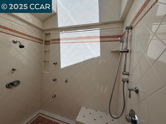Detail Gallery Image 18 of 32 For 1755 Spyglass Lane, Moraga,  CA 94556 - 3 Beds | 2/1 Baths