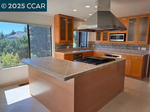 Detail Gallery Image 6 of 32 For 1755 Spyglass Lane, Moraga,  CA 94556 - 3 Beds | 2/1 Baths