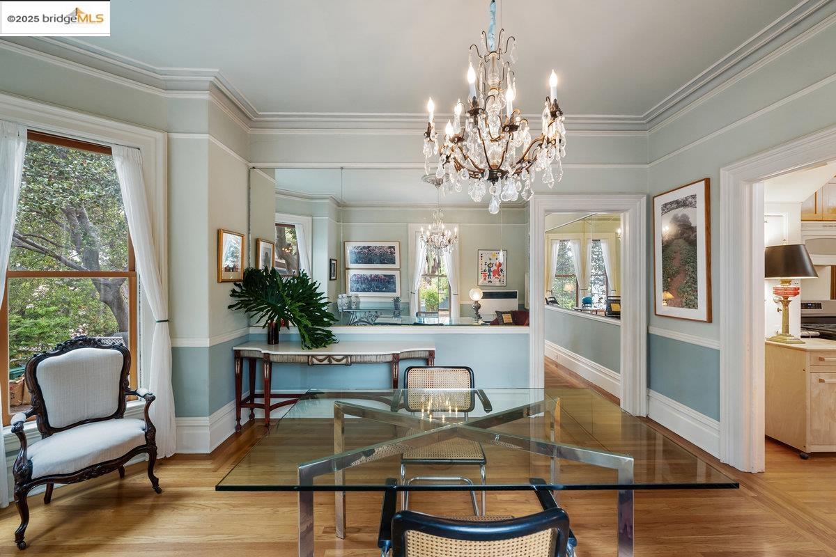 Detail Gallery Image 5 of 49 For 1924 7th, Oakland,  CA 94606 - 5 Beds | 4 Baths