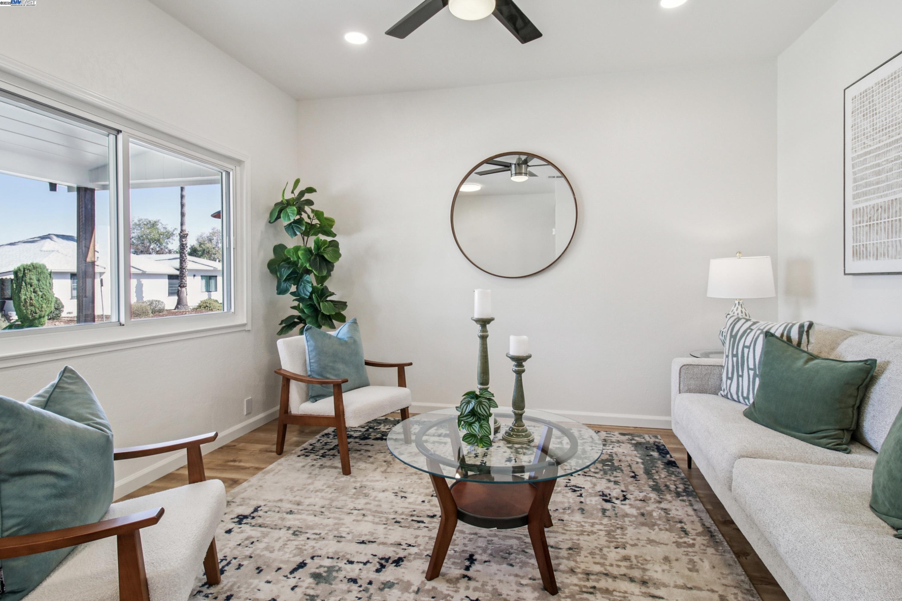 Detail Gallery Image 5 of 37 For 1900 Chestnut Street, Santa Clara,  CA 95054-1736 - 4 Beds | 3 Baths