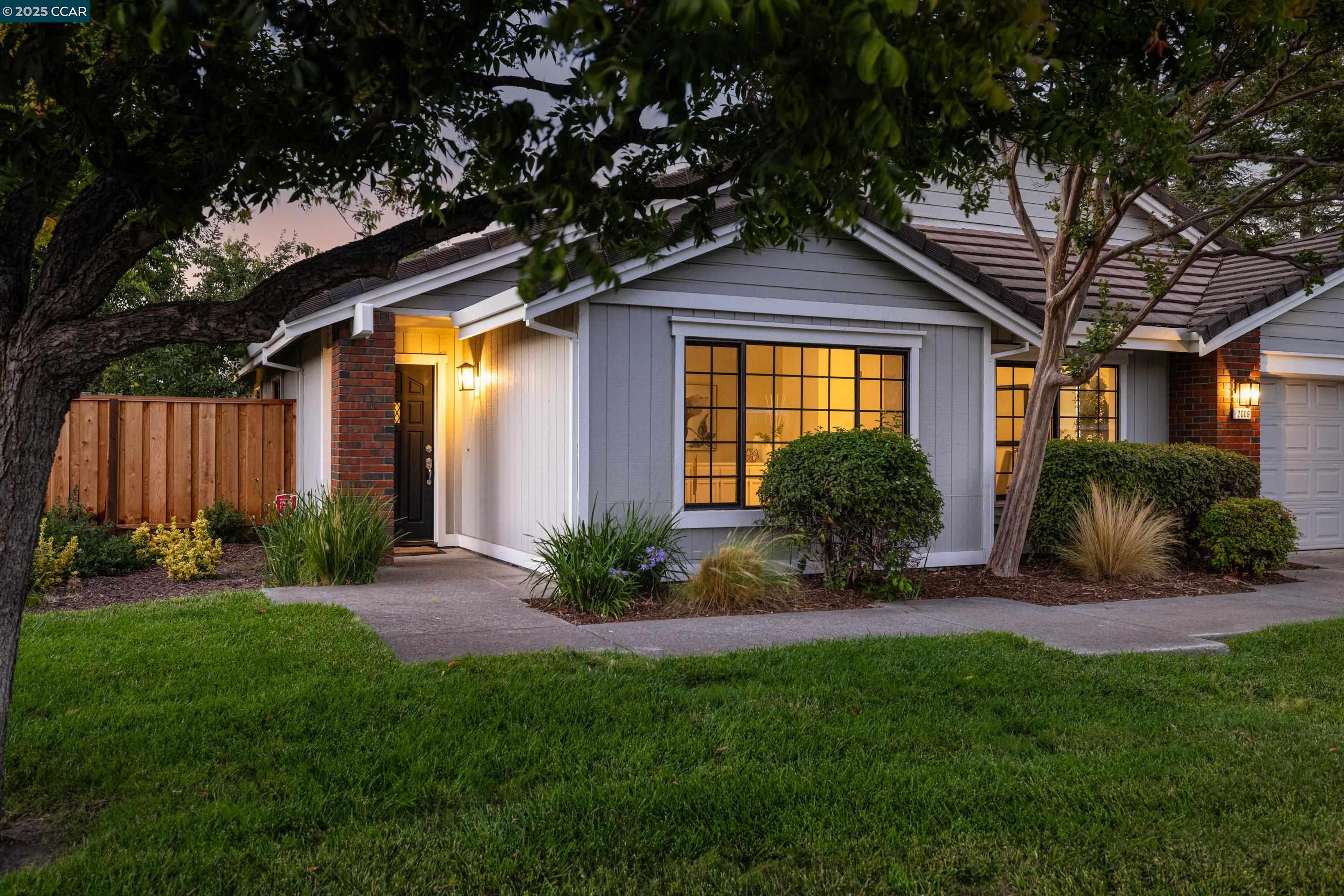 Detail Gallery Image 4 of 46 For 2009 Camino Ramon Plc, Danville,  CA 94526 - 4 Beds | 2 Baths